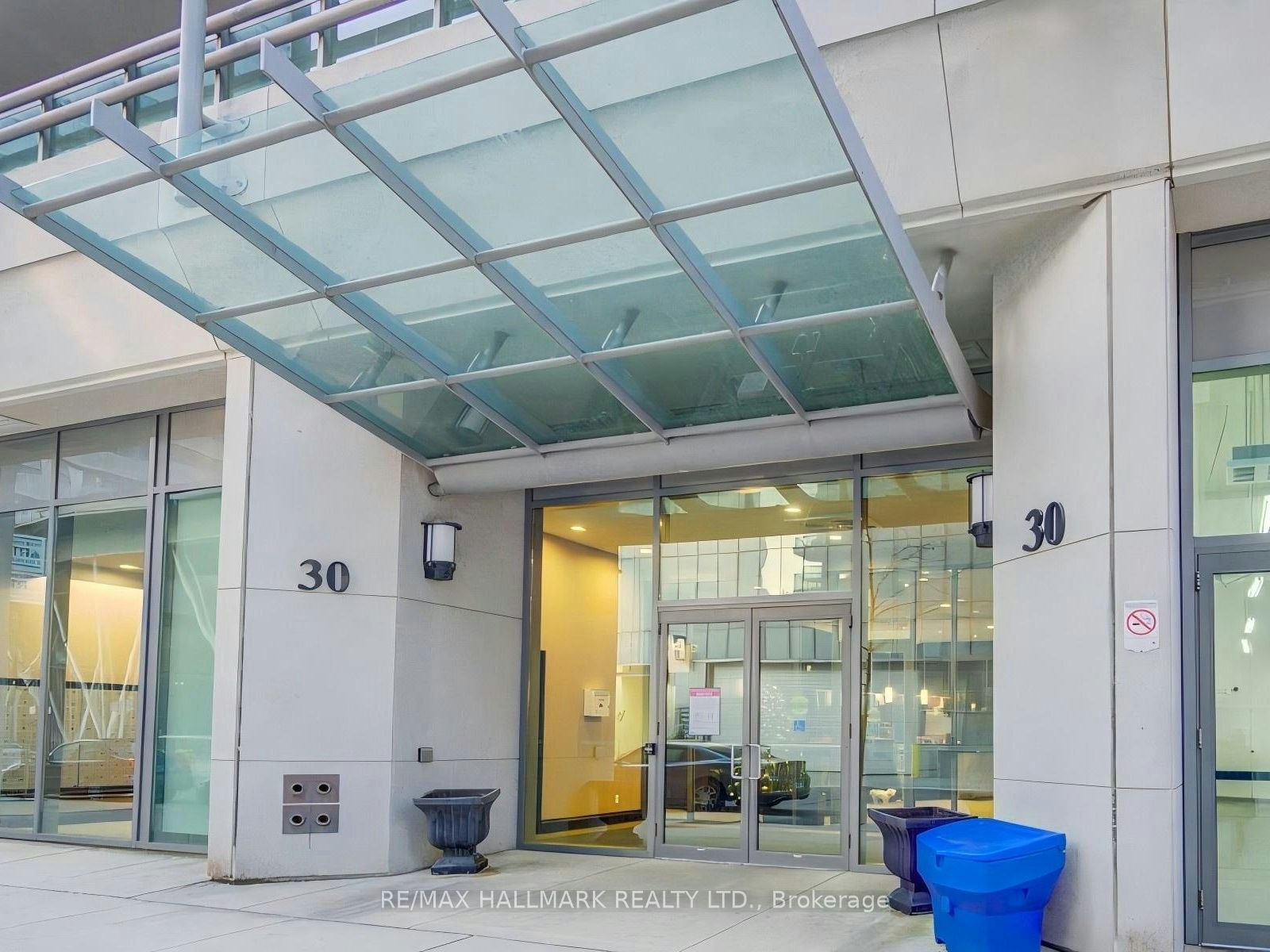 805-30 Grand Trunk Crescent, Toronto, ON, M5J 3A4 - 35