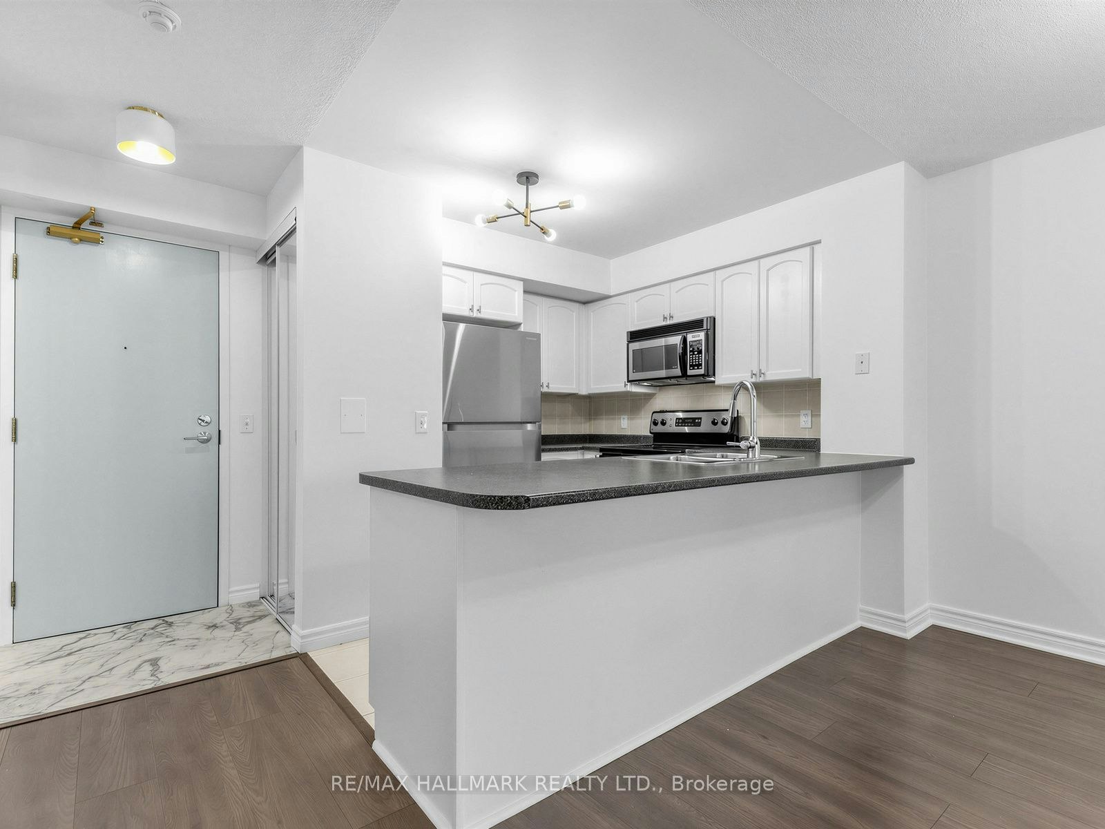 805-30 Grand Trunk Crescent, Toronto, ON, M5J 3A4 - 10