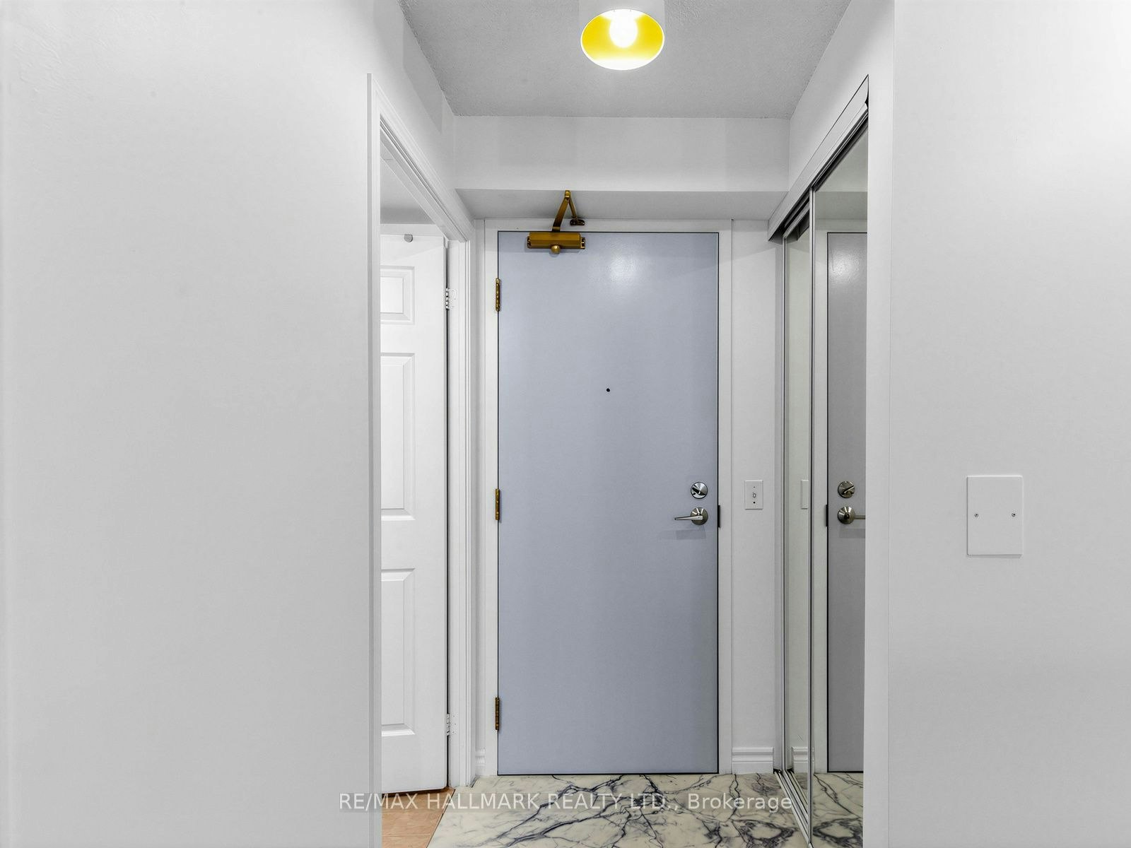 805-30 Grand Trunk Crescent, Toronto, ON, M5J 3A4 - 2