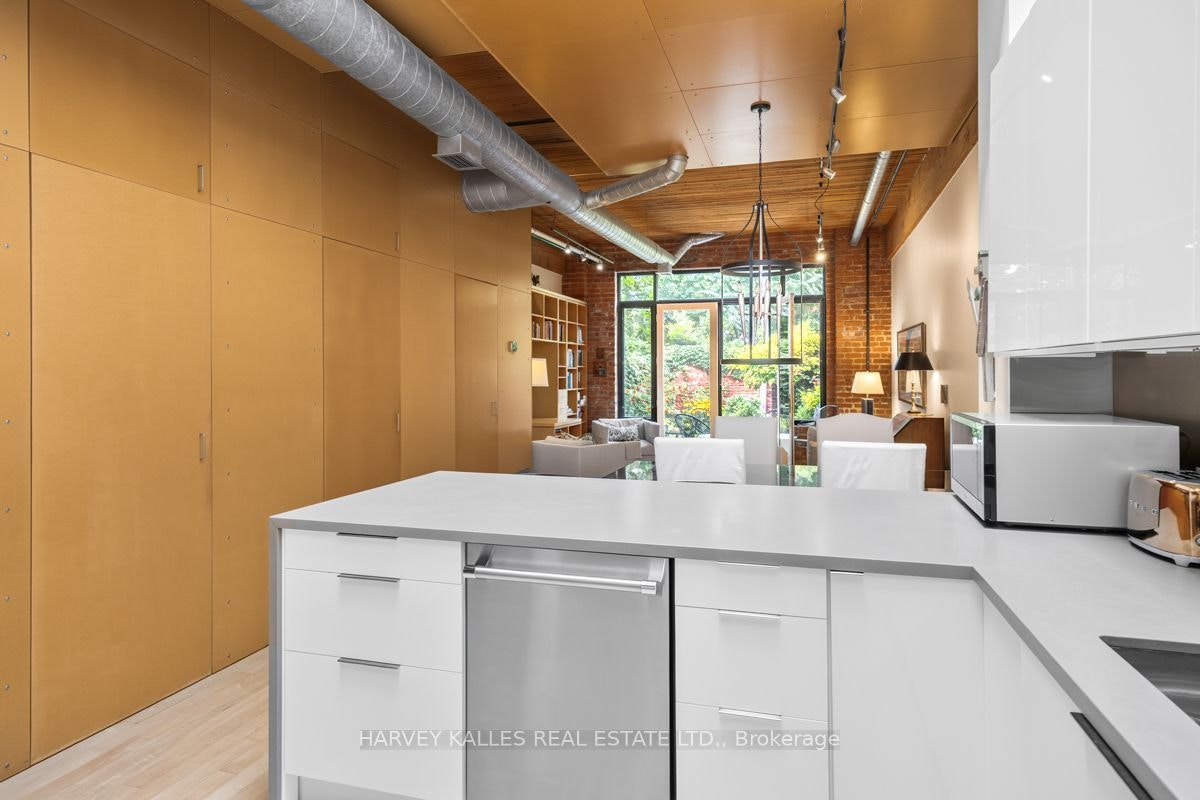 7-200 Clinton Street, Toronto, ON, M6G 2Y5 - 12