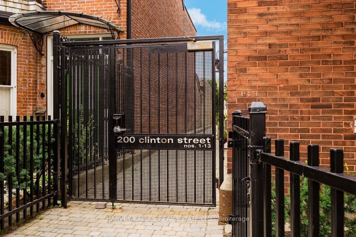 7-200 Clinton Street, Toronto, ON, M6G 2Y5 - 2