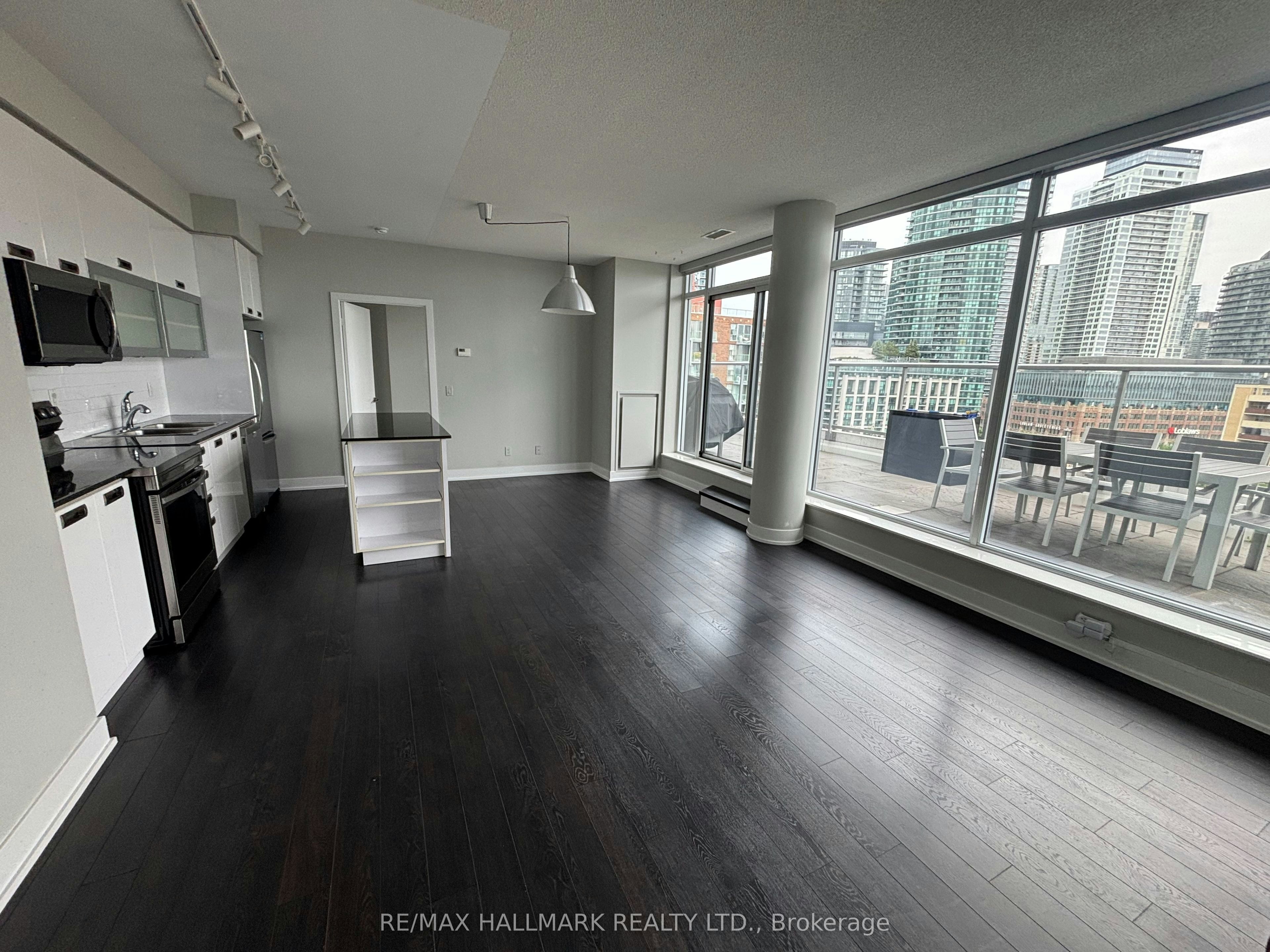 905-90 Stadium Road, Toronto, ON, M5V 3W5 - 7