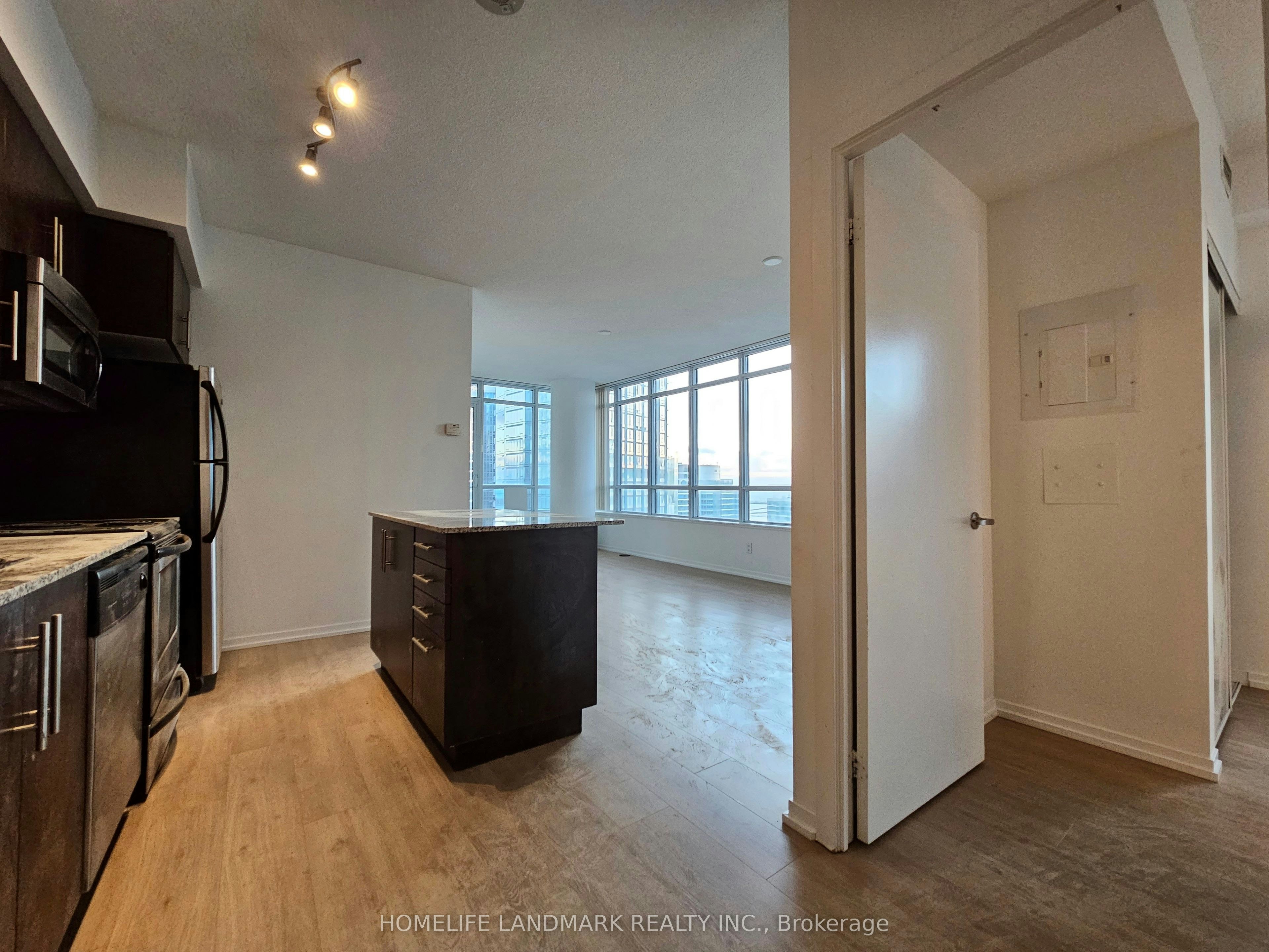 2410-55 Bremner Boulevard, Toronto, ON, M5J 0A6 - 3