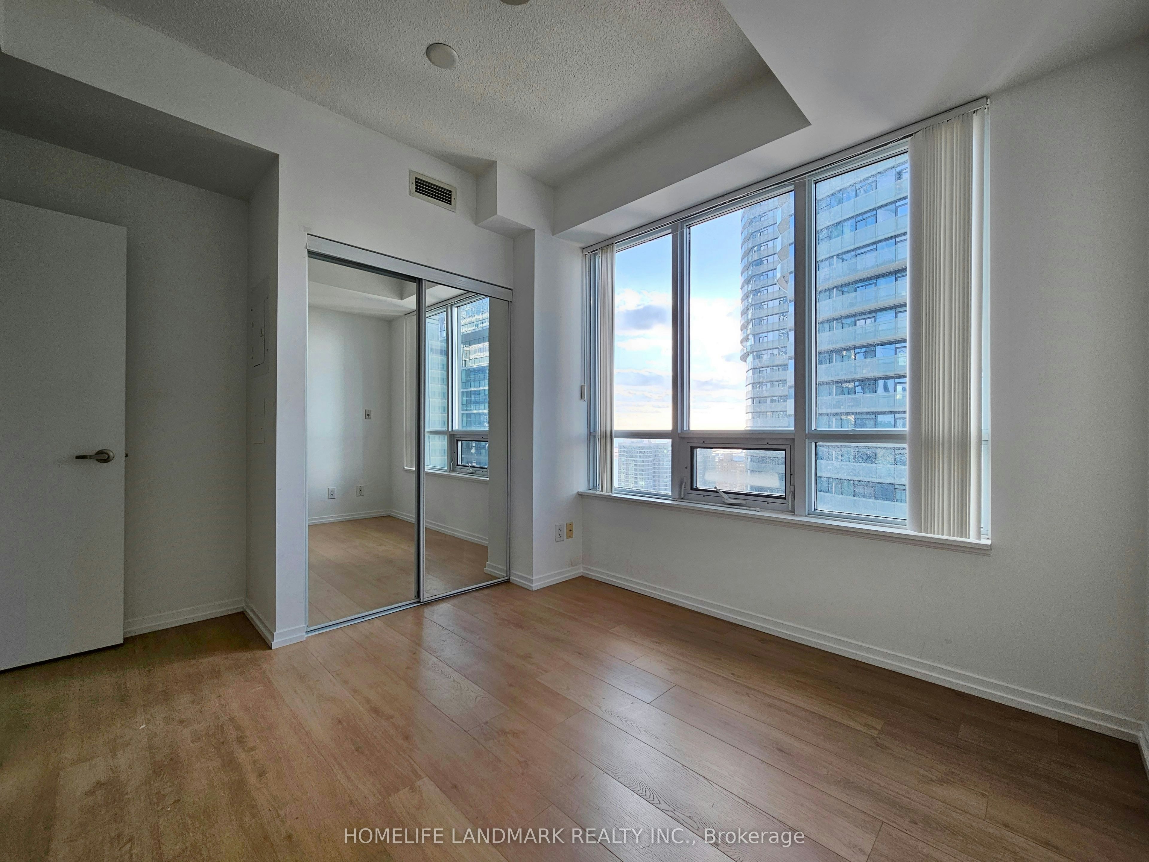 2410-55 Bremner Boulevard, Toronto, ON, M5J 0A6 - 11