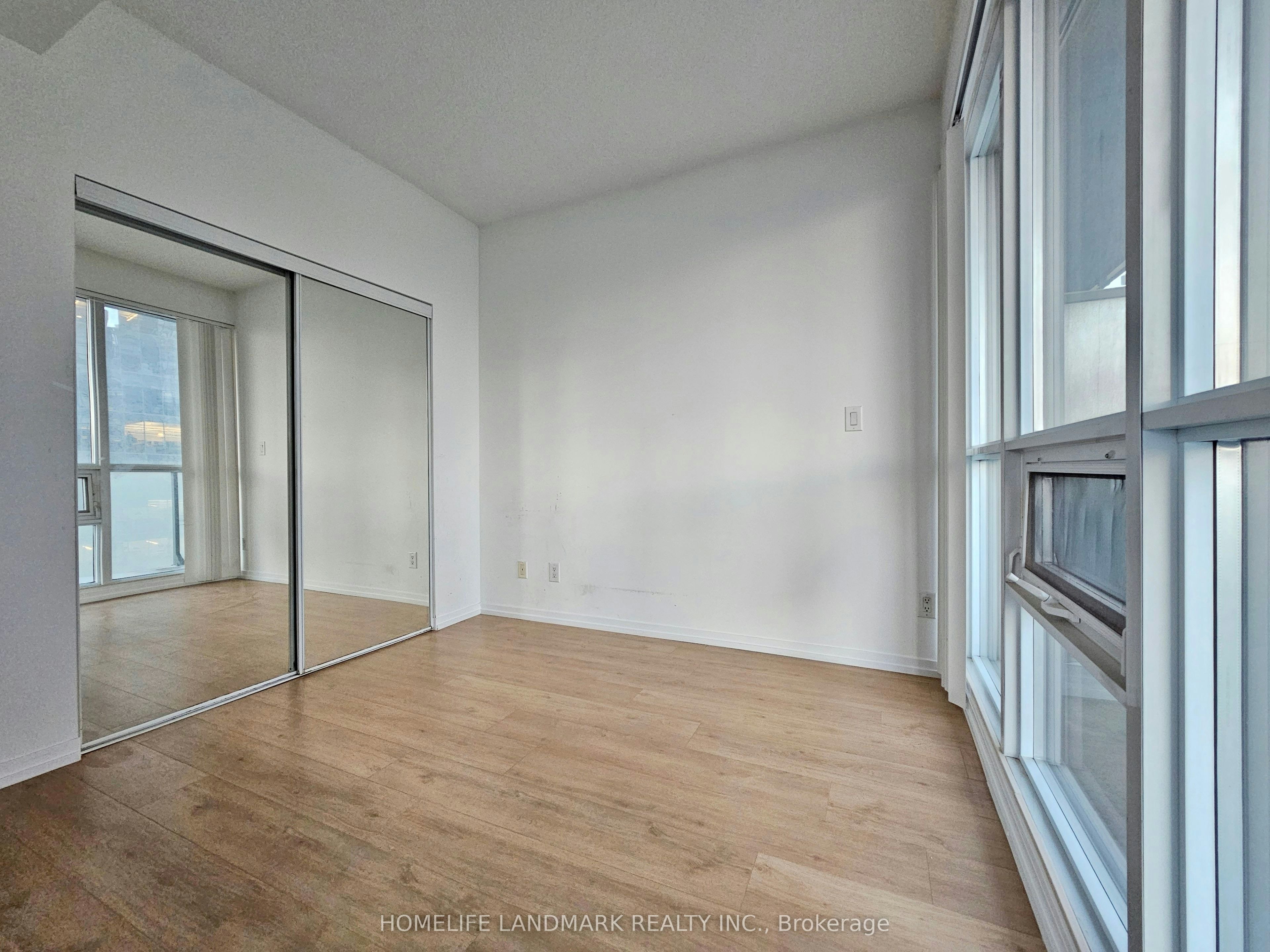 2410-55 Bremner Boulevard, Toronto, ON, M5J 0A6 - 8