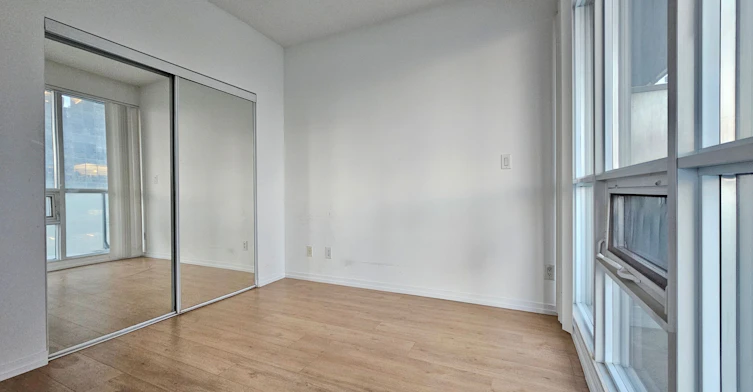 2410-55 Bremner Boulevard, Toronto, ON, M5J 0A6 - 8