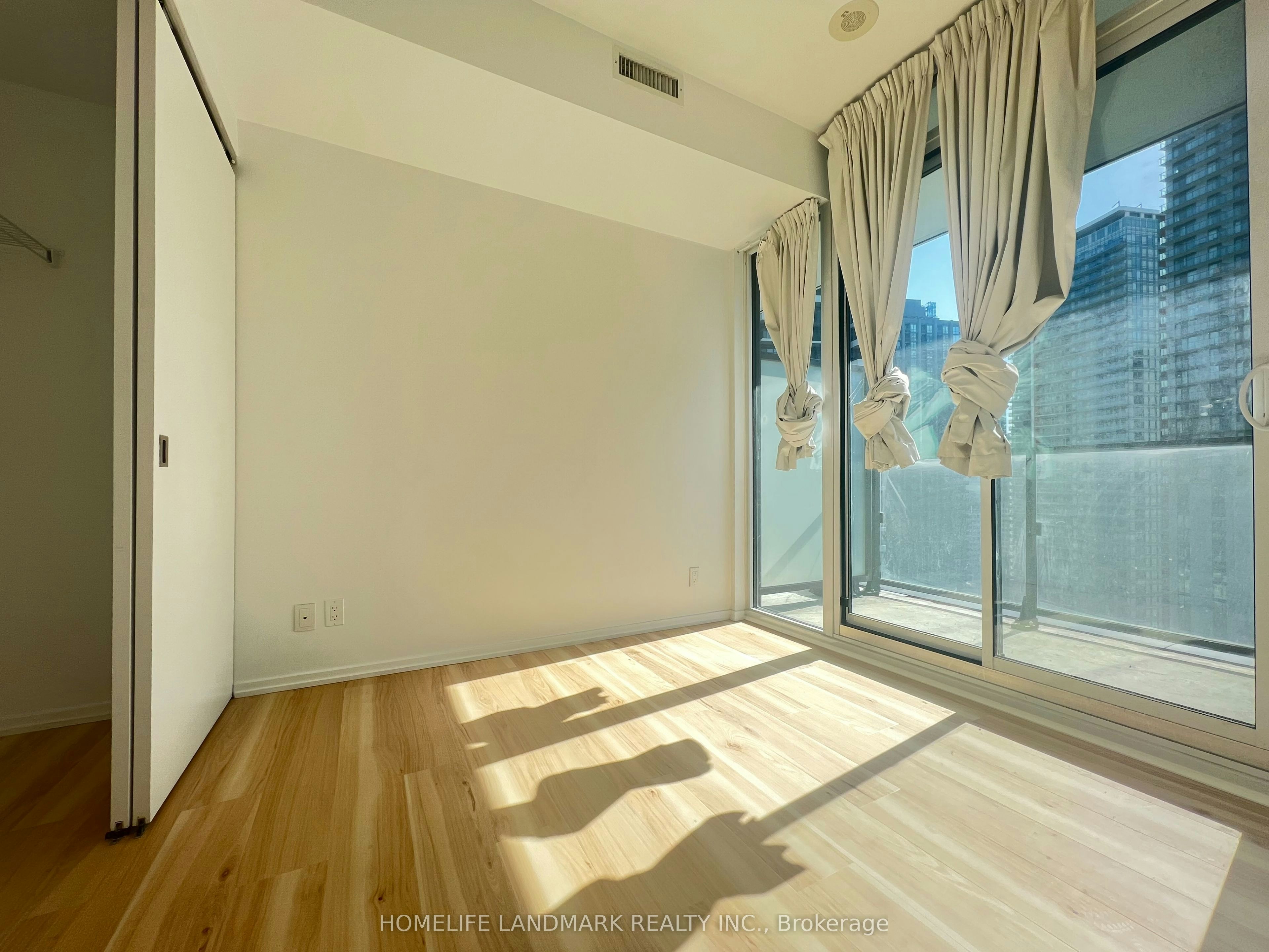 2301-125 Peter Street, Toronto, ON, M5V 2G9 - 13