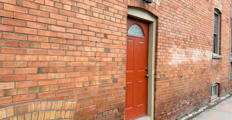 Main-184 Madison Avenue, Toronto, ON, M5R 2S5 - 2