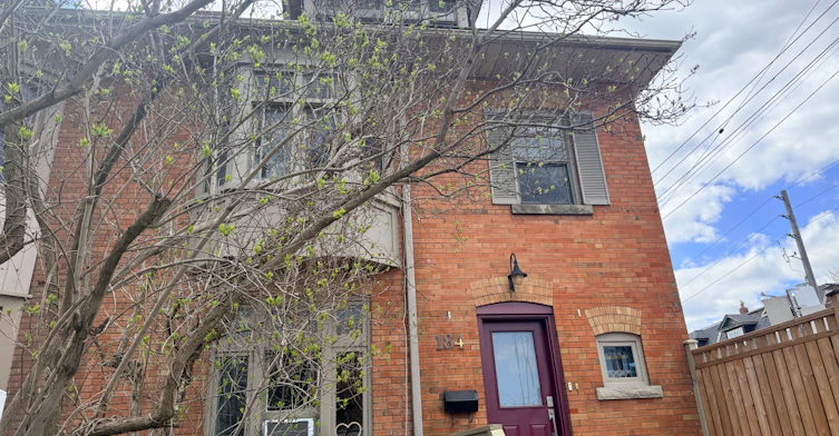 Main-184 Madison Avenue, Toronto, ON, M5R 2S5