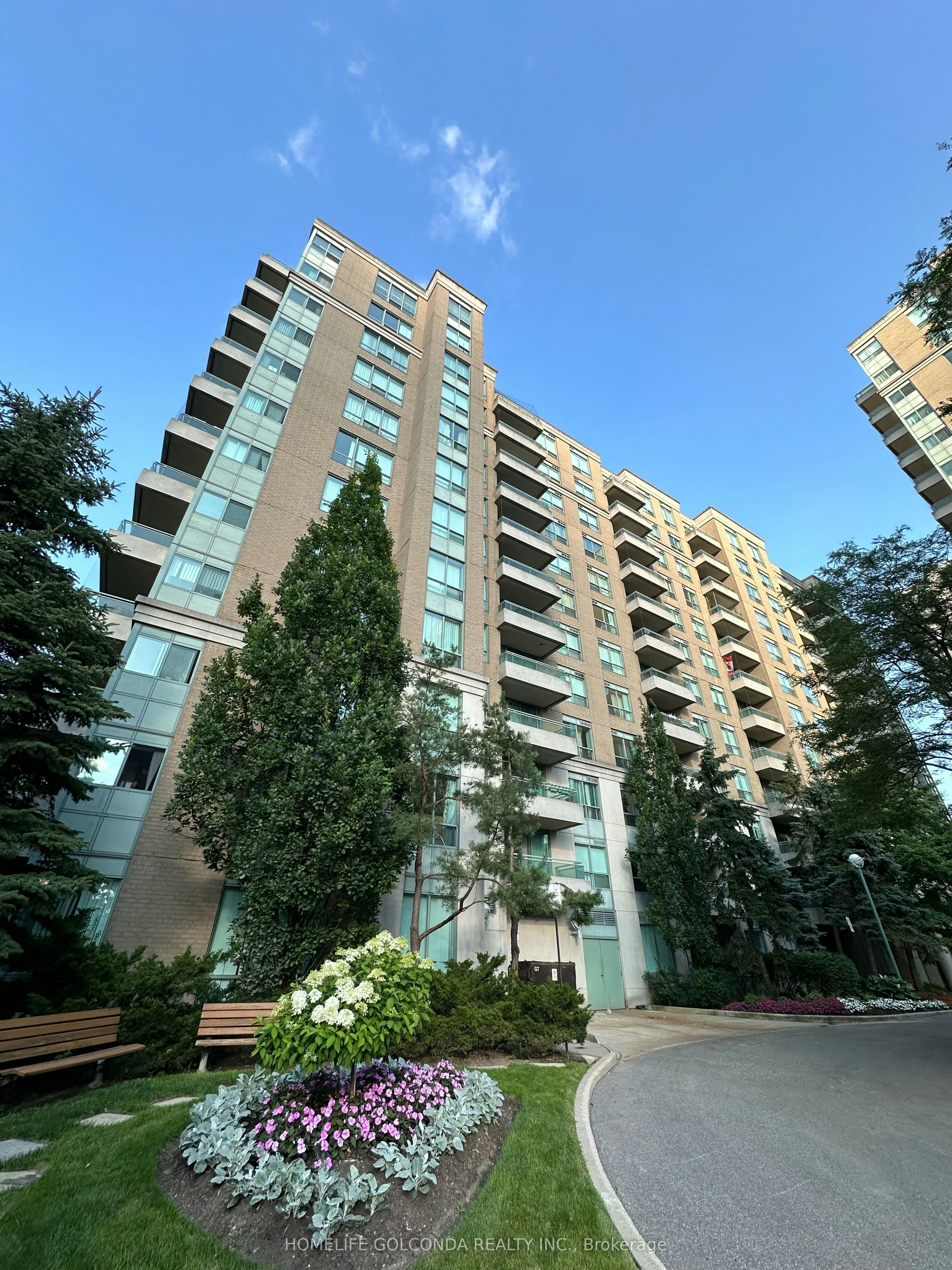 416-39 Pemberton Avenue, Toronto, ON, M2M 4L6