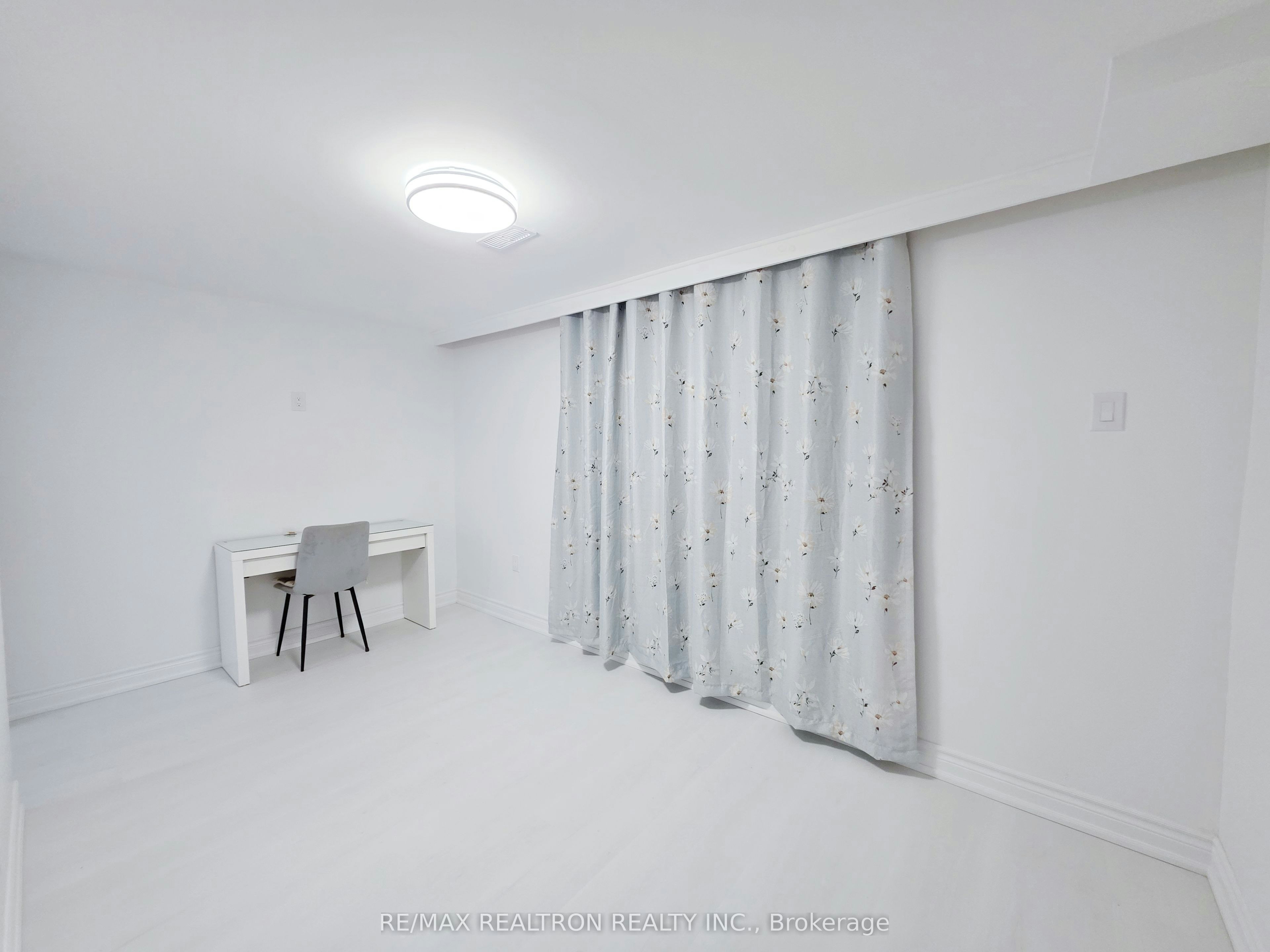 Lower-30 Lowbank Court, Toronto, ON, M2M 3A4 - 5