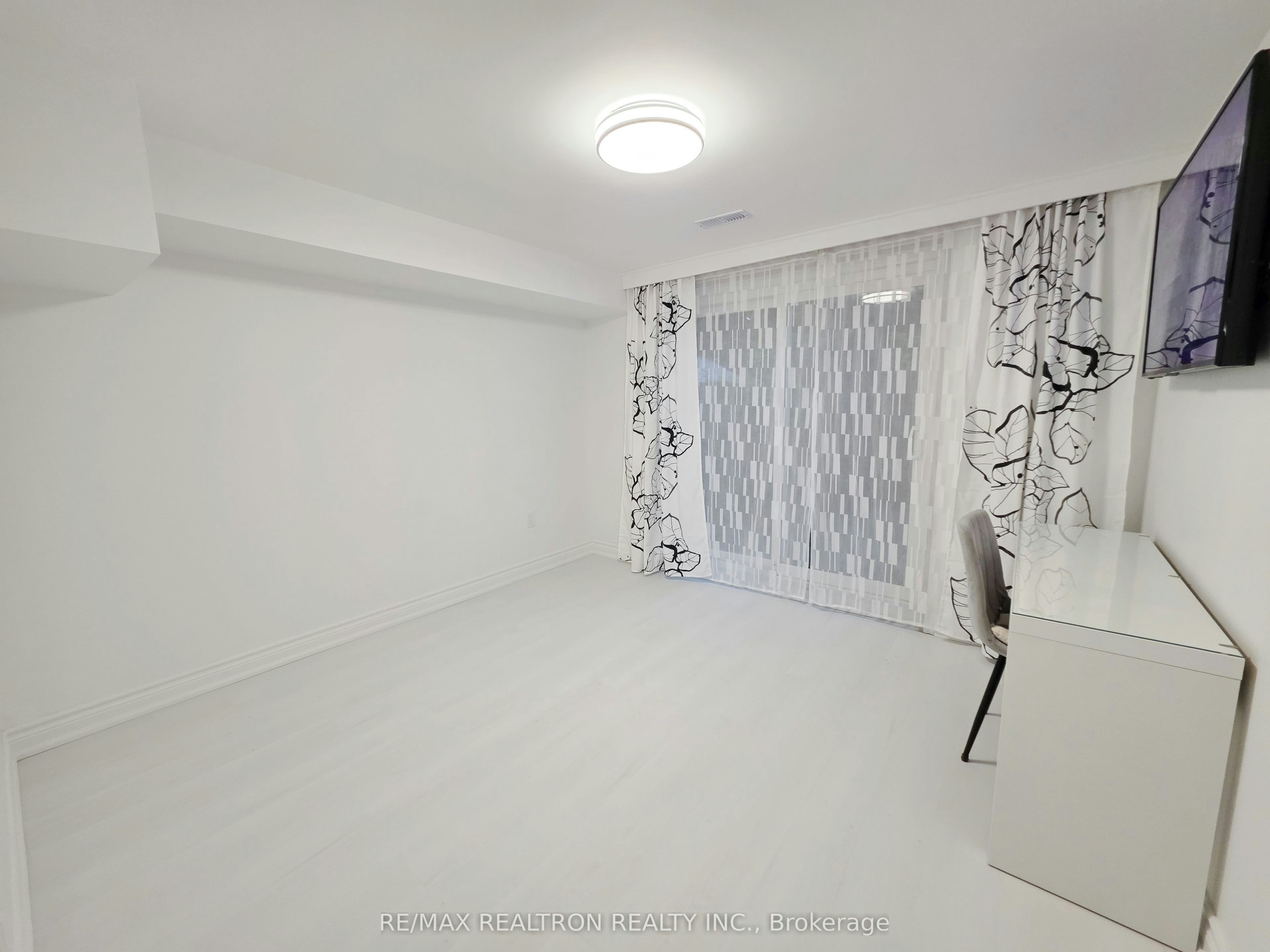Lower-30 Lowbank Court, Toronto, ON, M2M 3A4 - 4