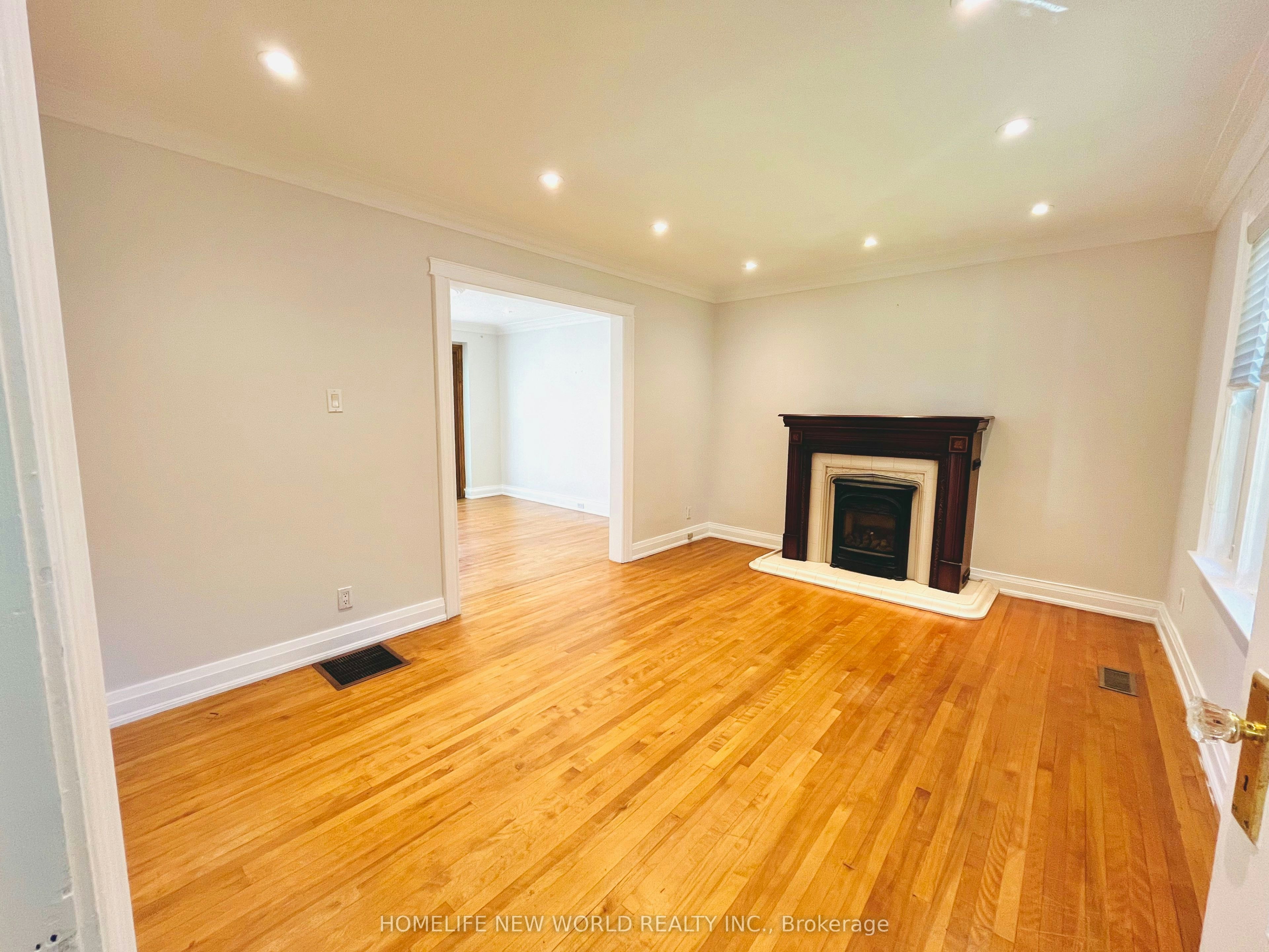 GROUND-121 Kingsdale Avenue, Toronto, ON, M2N 3W5 - 3