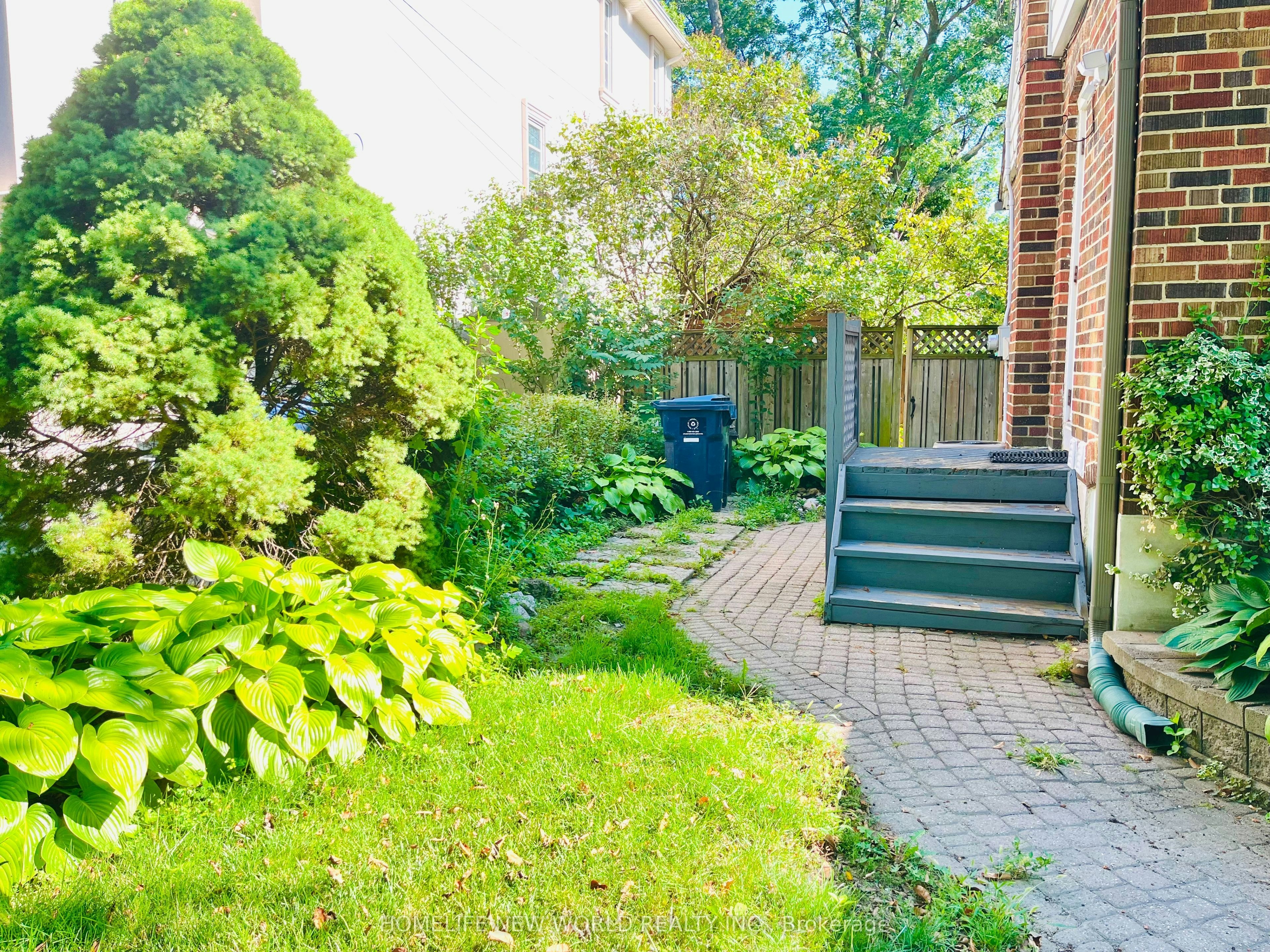 GROUND-121 Kingsdale Avenue, Toronto, ON, M2N 3W5 - 2