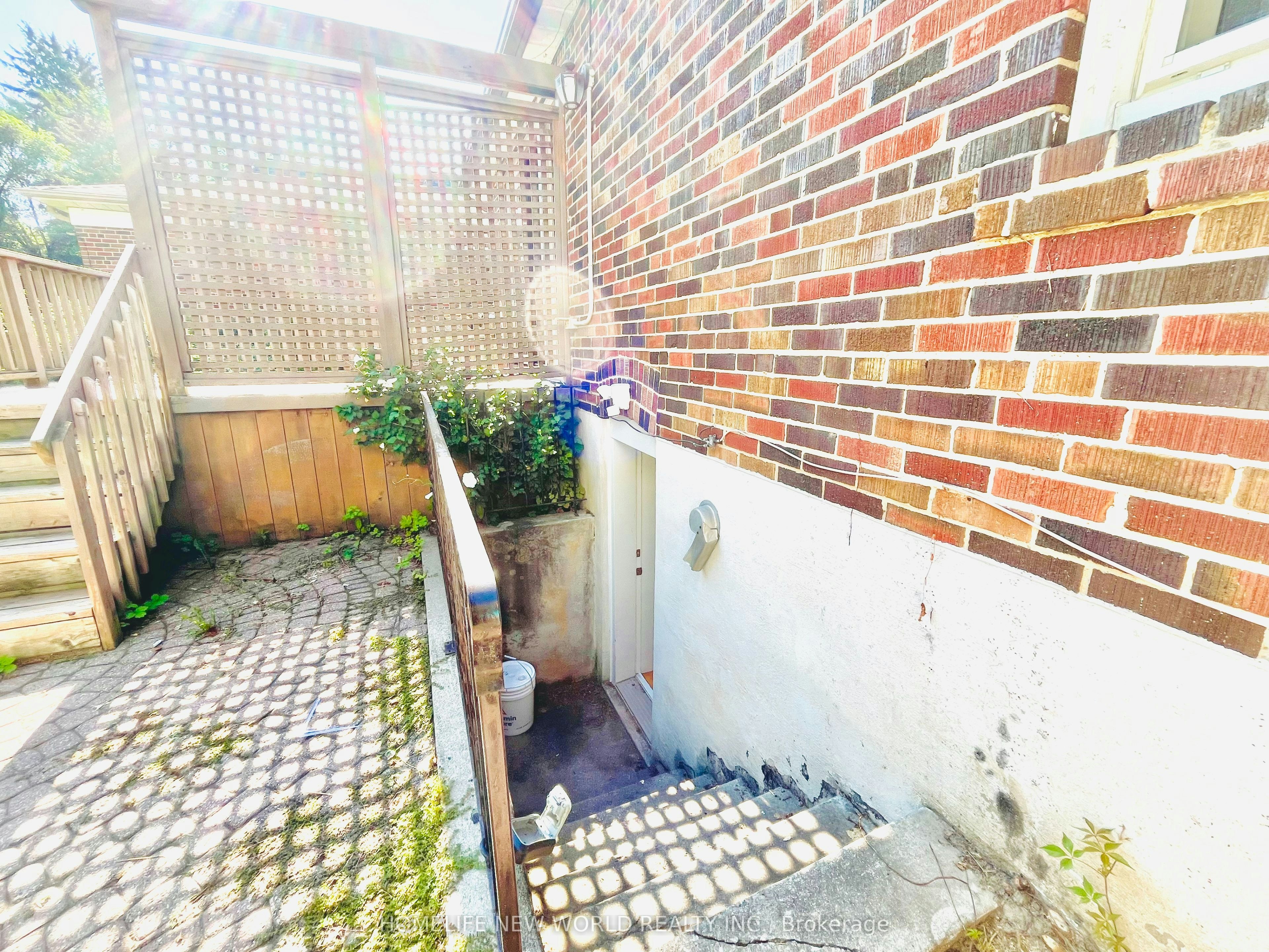 BSMT-121 Kingsdale Avenue, Toronto, ON, M2N 3W5 - 3