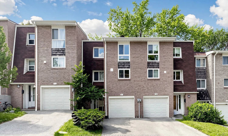 8 Rusty Crest Way