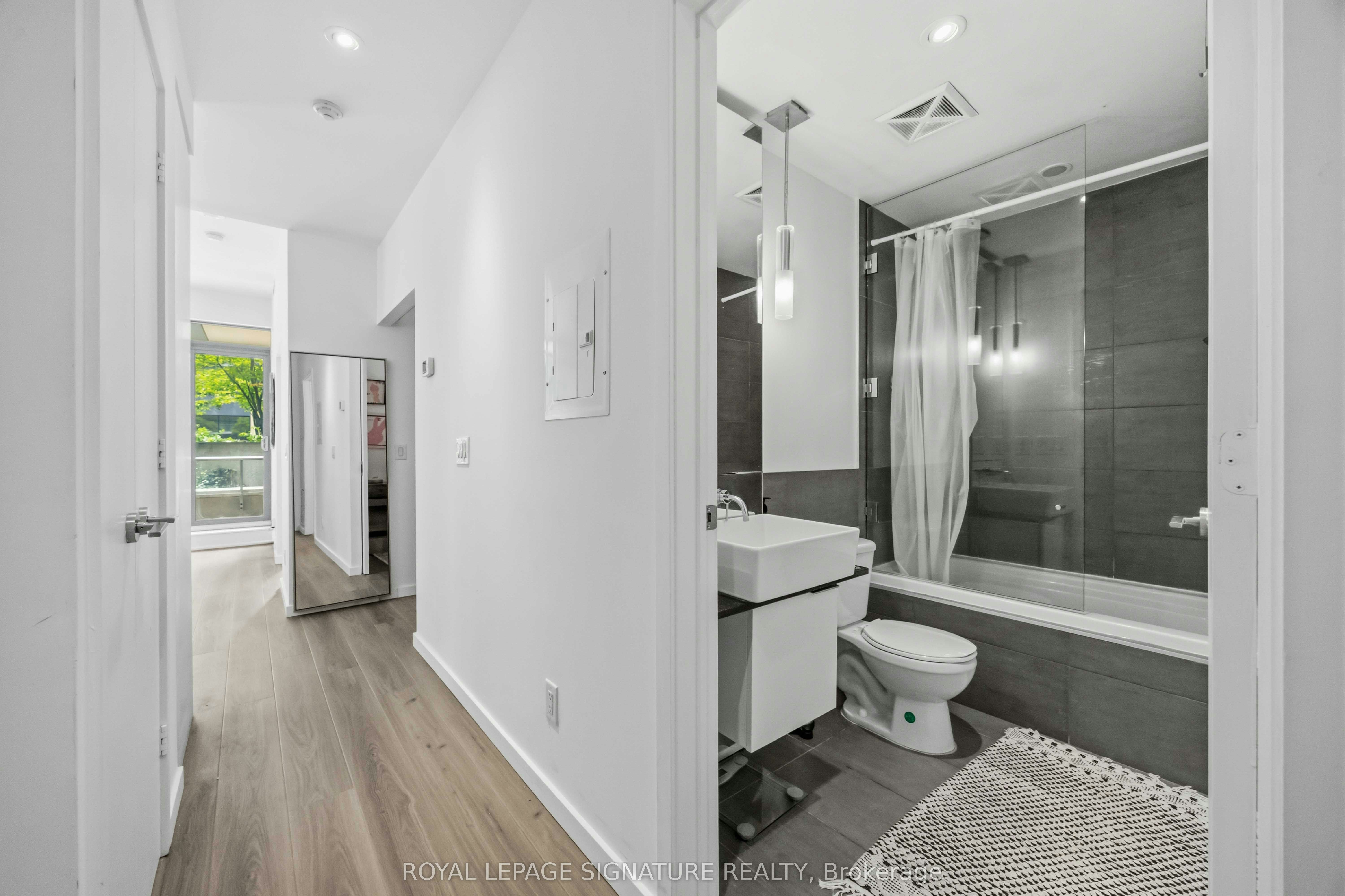 202-8 Charlotte Street, Toronto, ON, M5V 0K4 - 23