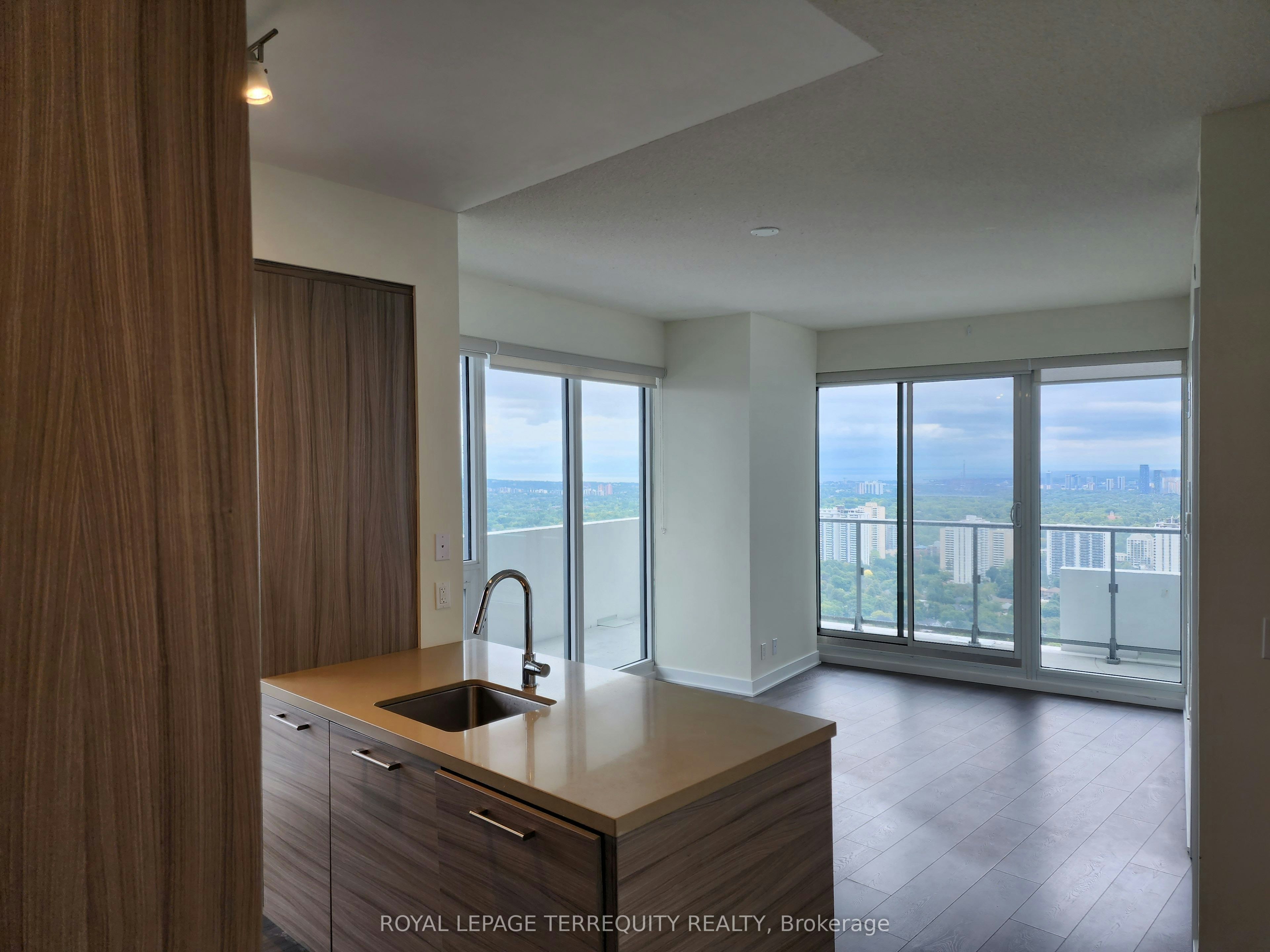 3803-2221 Yonge Street, Toronto, ON, M4S 0B8 - 8