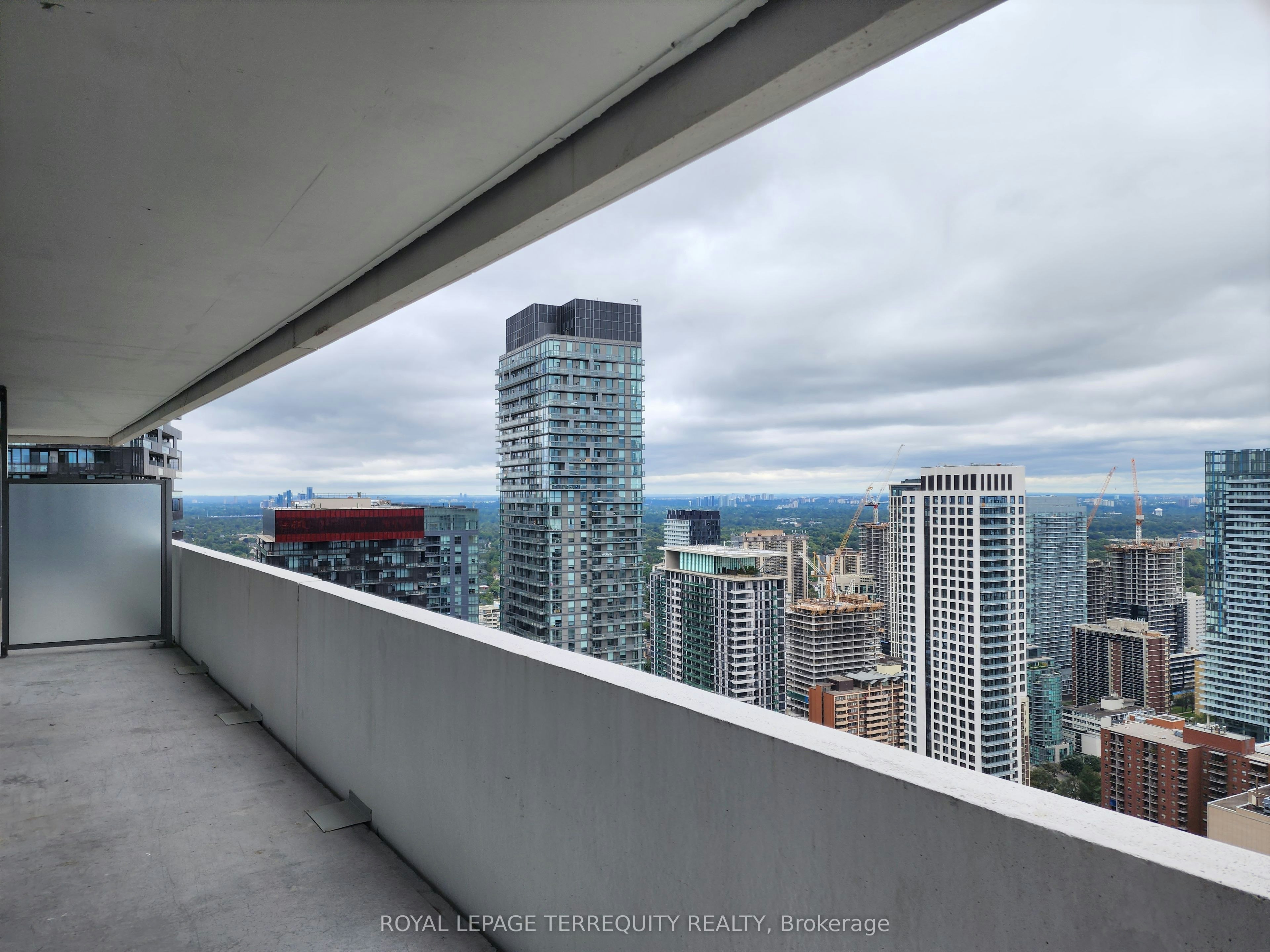 3803-2221 Yonge Street, Toronto, ON, M4S 0B8 - 11