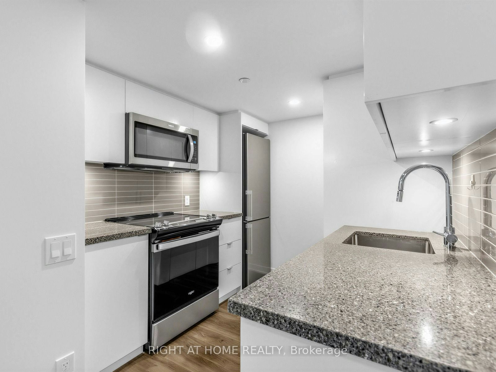 423-500 Wilson Avenue, Toronto, ON, M3H 0E5 - 7