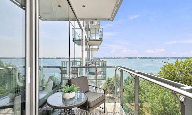 625-39 Queens Quay E