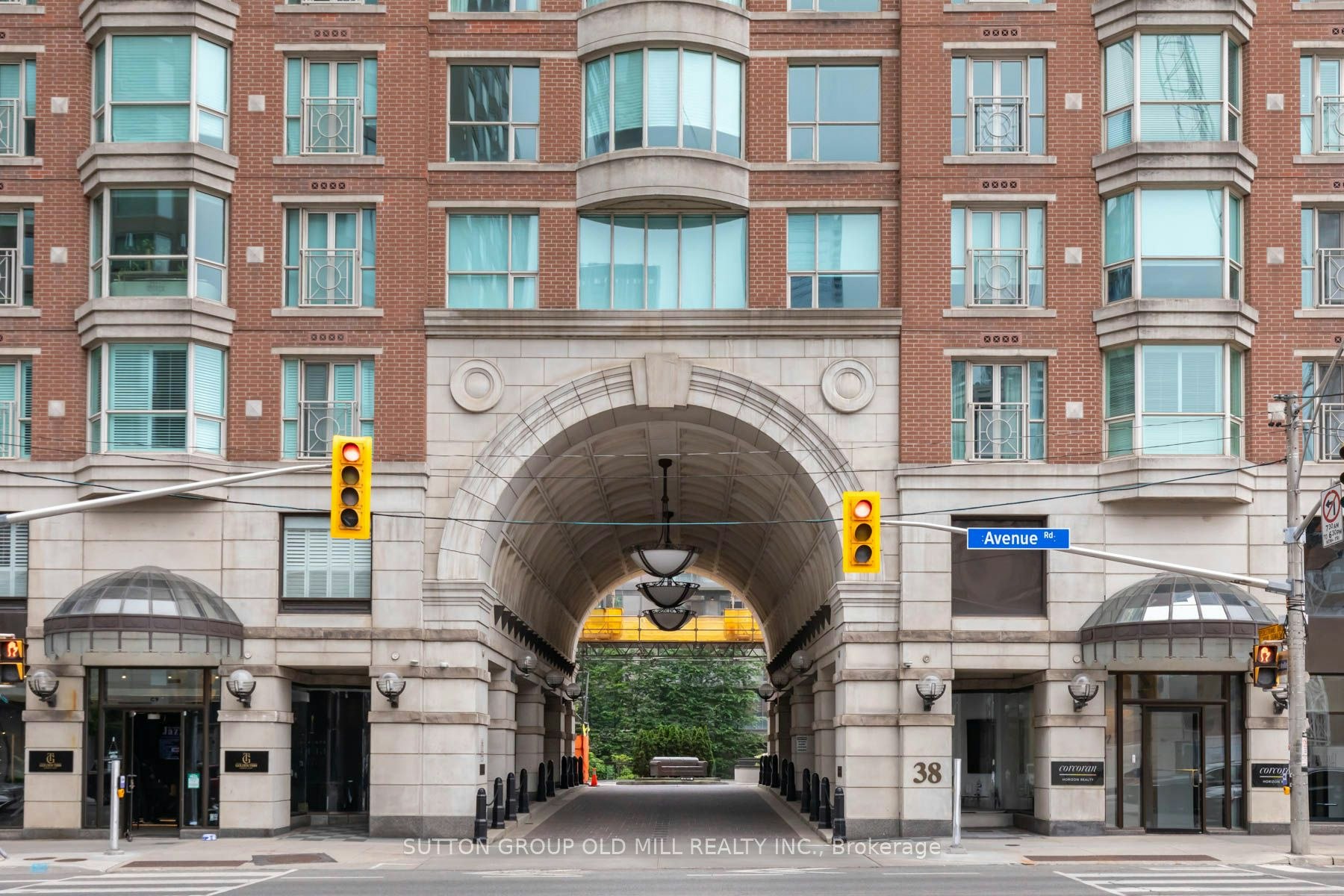 700-38 Avenue Road, Toronto, ON, M5R 2G2