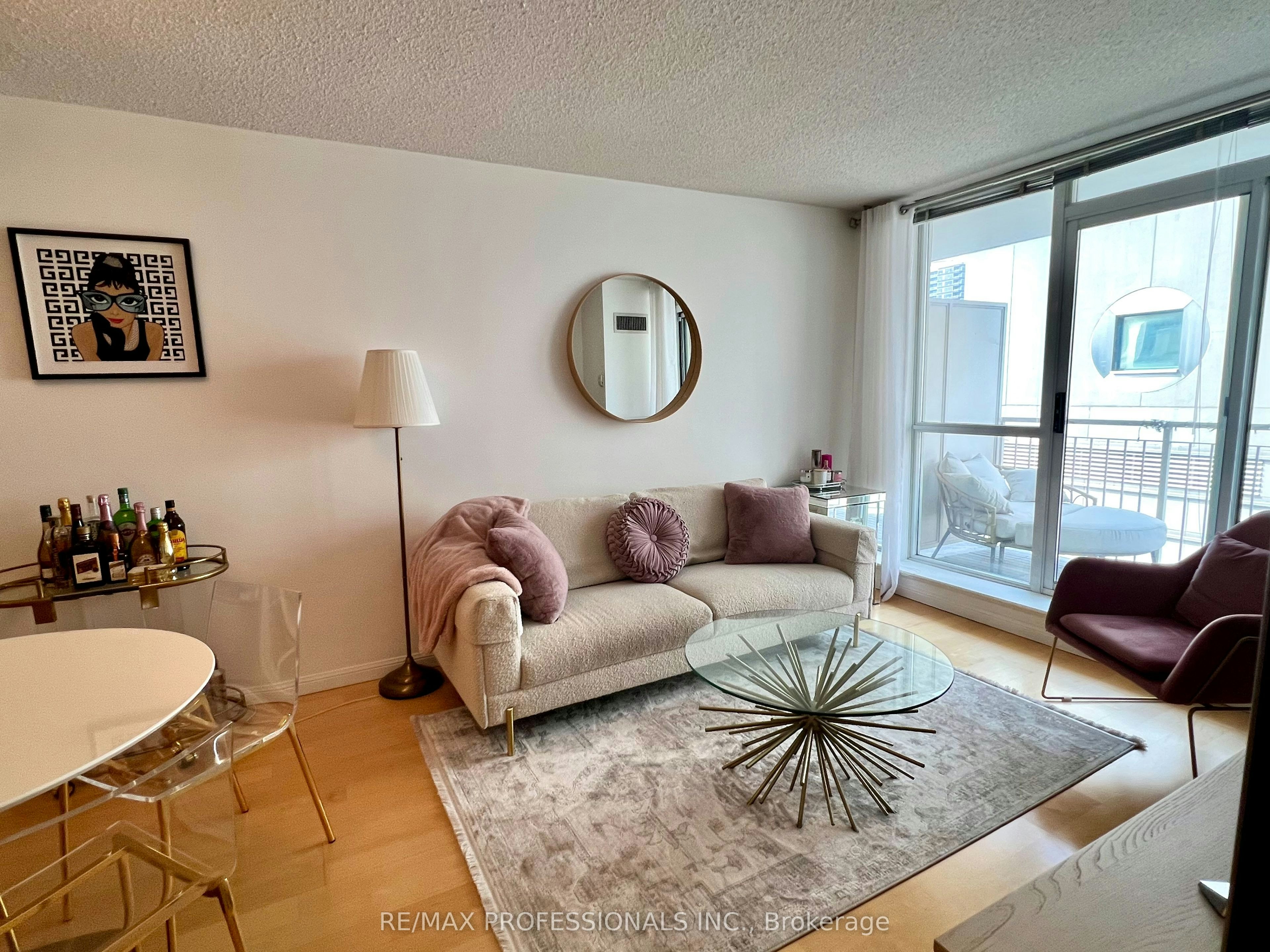 607-18 Stafford Street, Toronto, ON, M5V 3W4 - 3