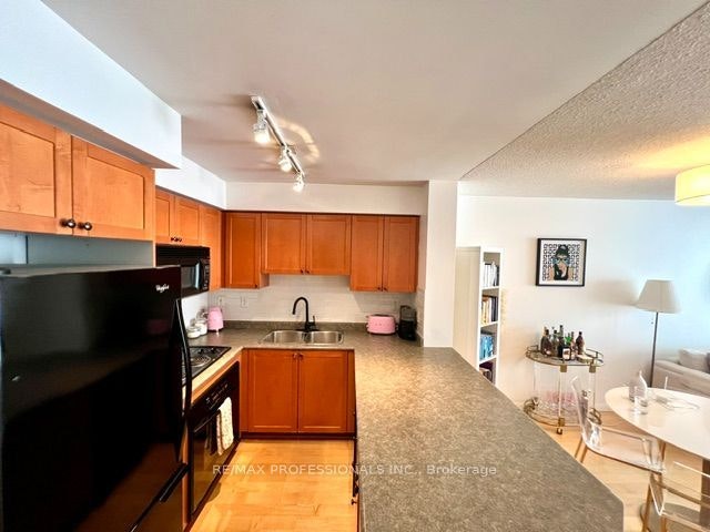 607-18 Stafford Street, Toronto, ON, M5V 3W4 - 10