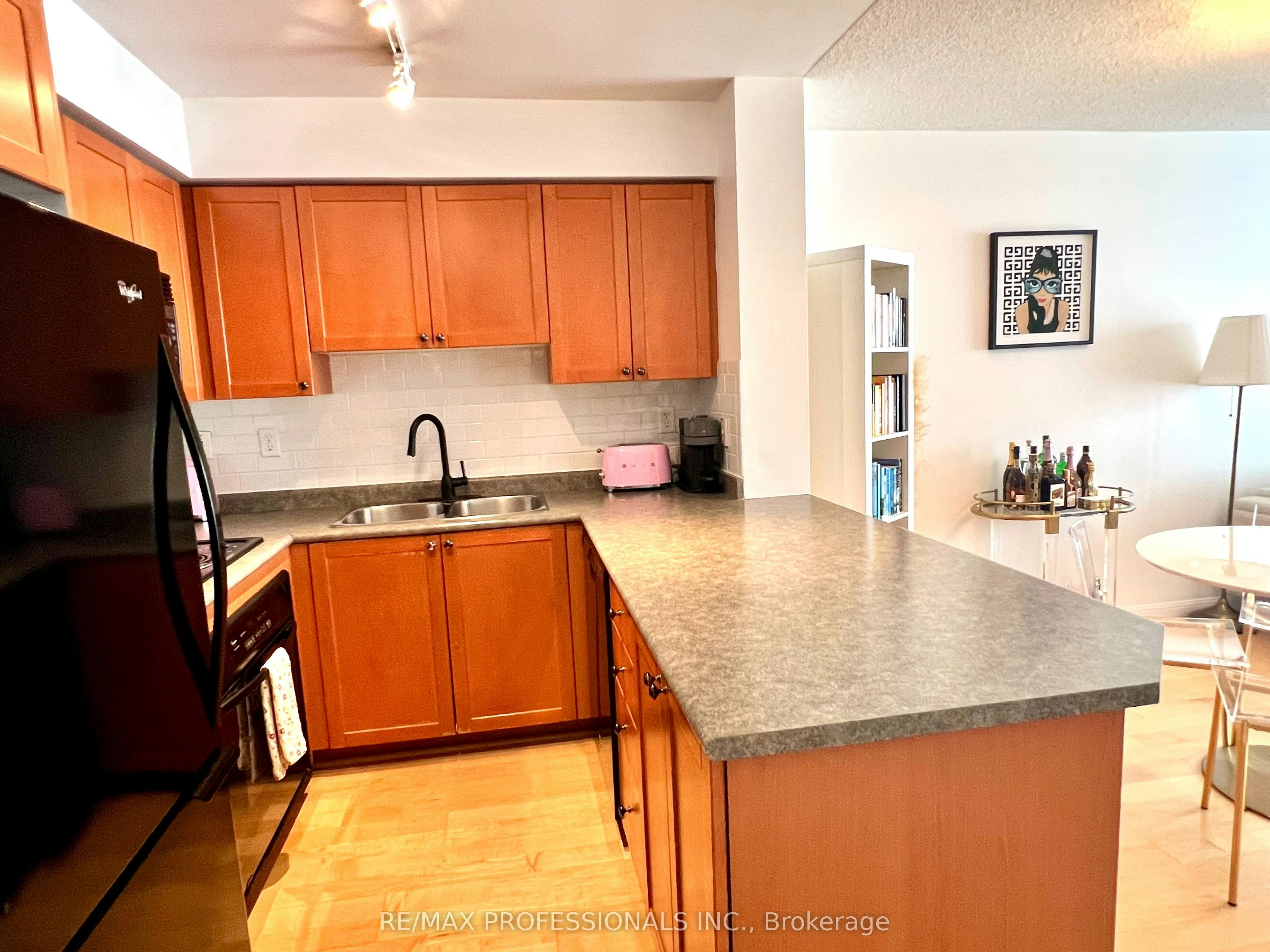607-18 Stafford Street, Toronto, ON, M5V 3W4 - 11