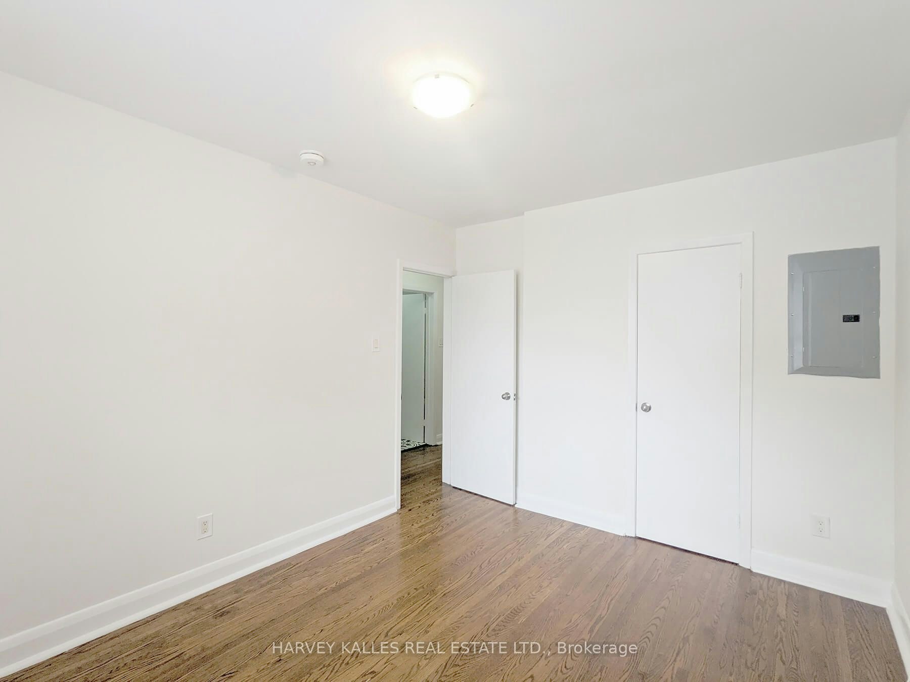 Main-242 Robina Avenue, Toronto, ON, M6C 3Z1 - 16