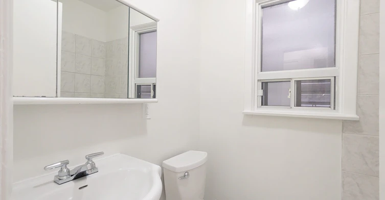 Main-242 Robina Avenue, Toronto, ON, M6C 3Z1 - 10