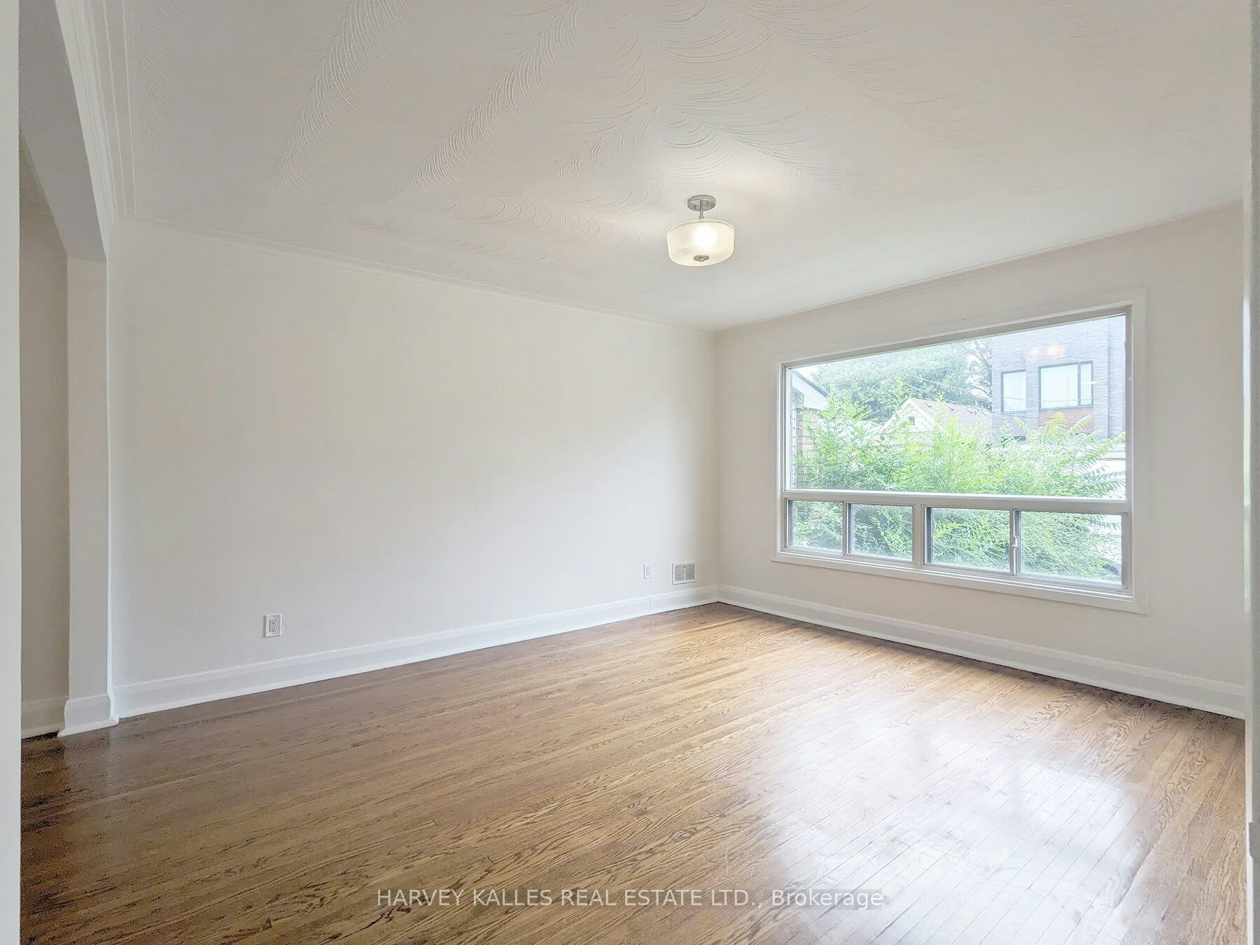Main-242 Robina Avenue, Toronto, ON, M6C 3Z1 - 3