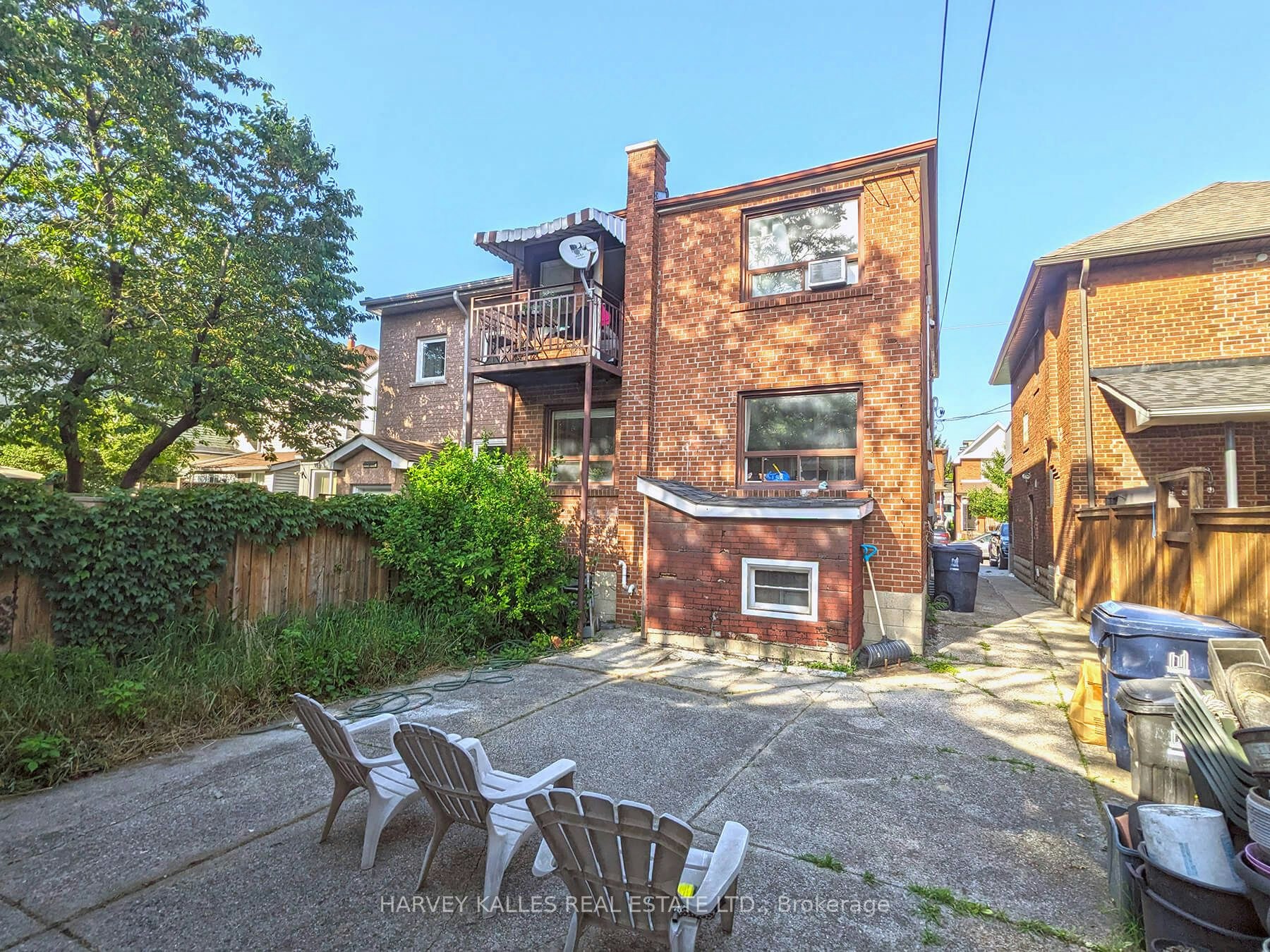 Main-242 Robina Avenue, Toronto, ON, M6C 3Z1 - 17