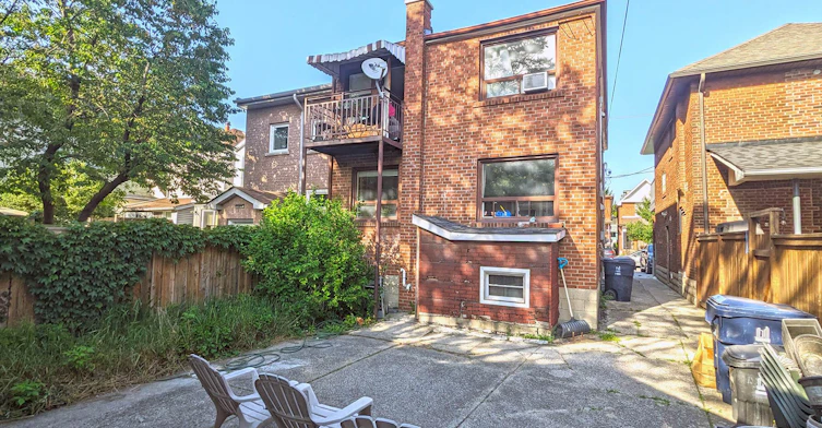 Main-242 Robina Avenue, Toronto, ON, M6C 3Z1 - 17