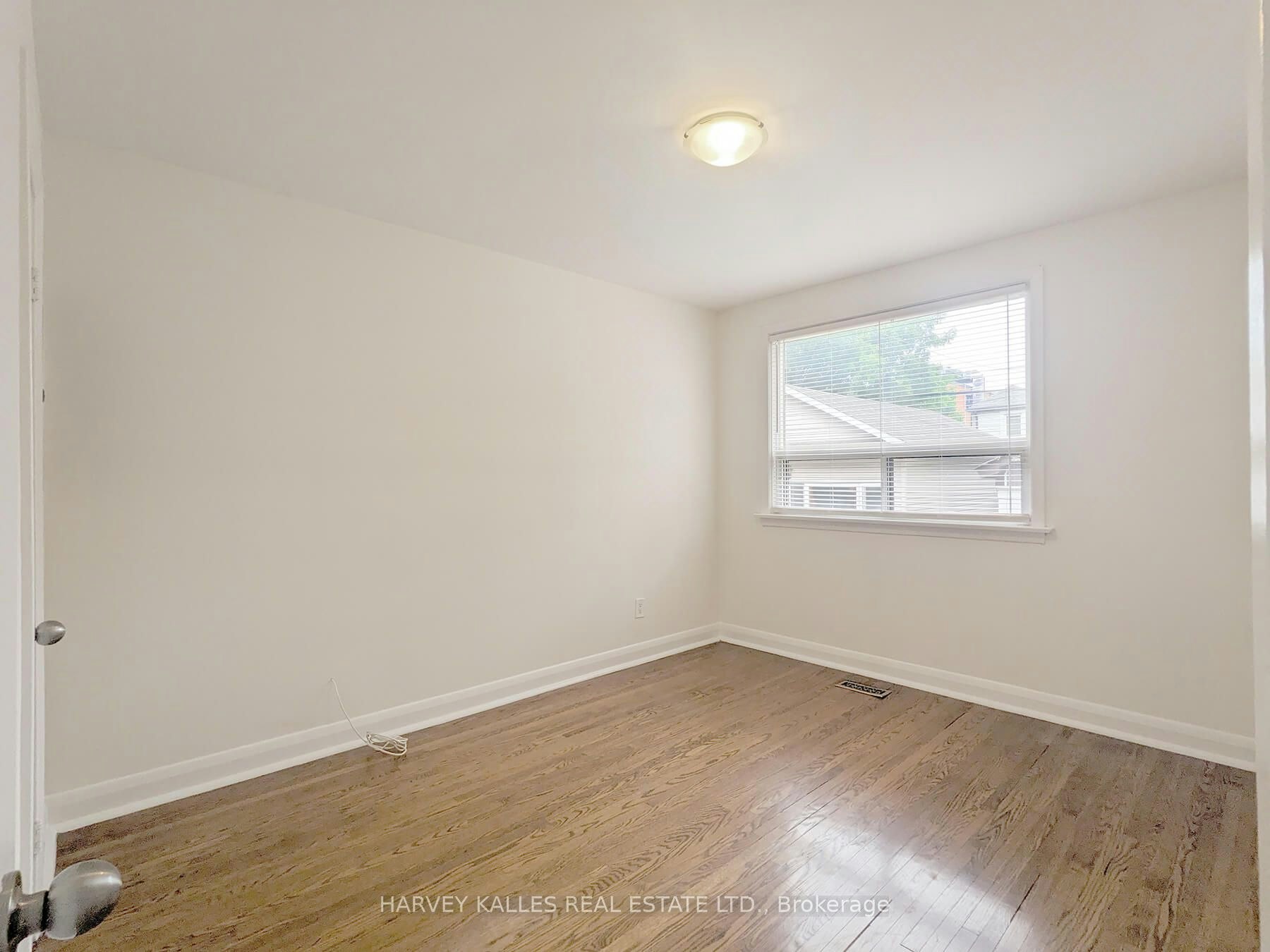 Main-242 Robina Avenue, Toronto, ON, M6C 3Z1 - 15
