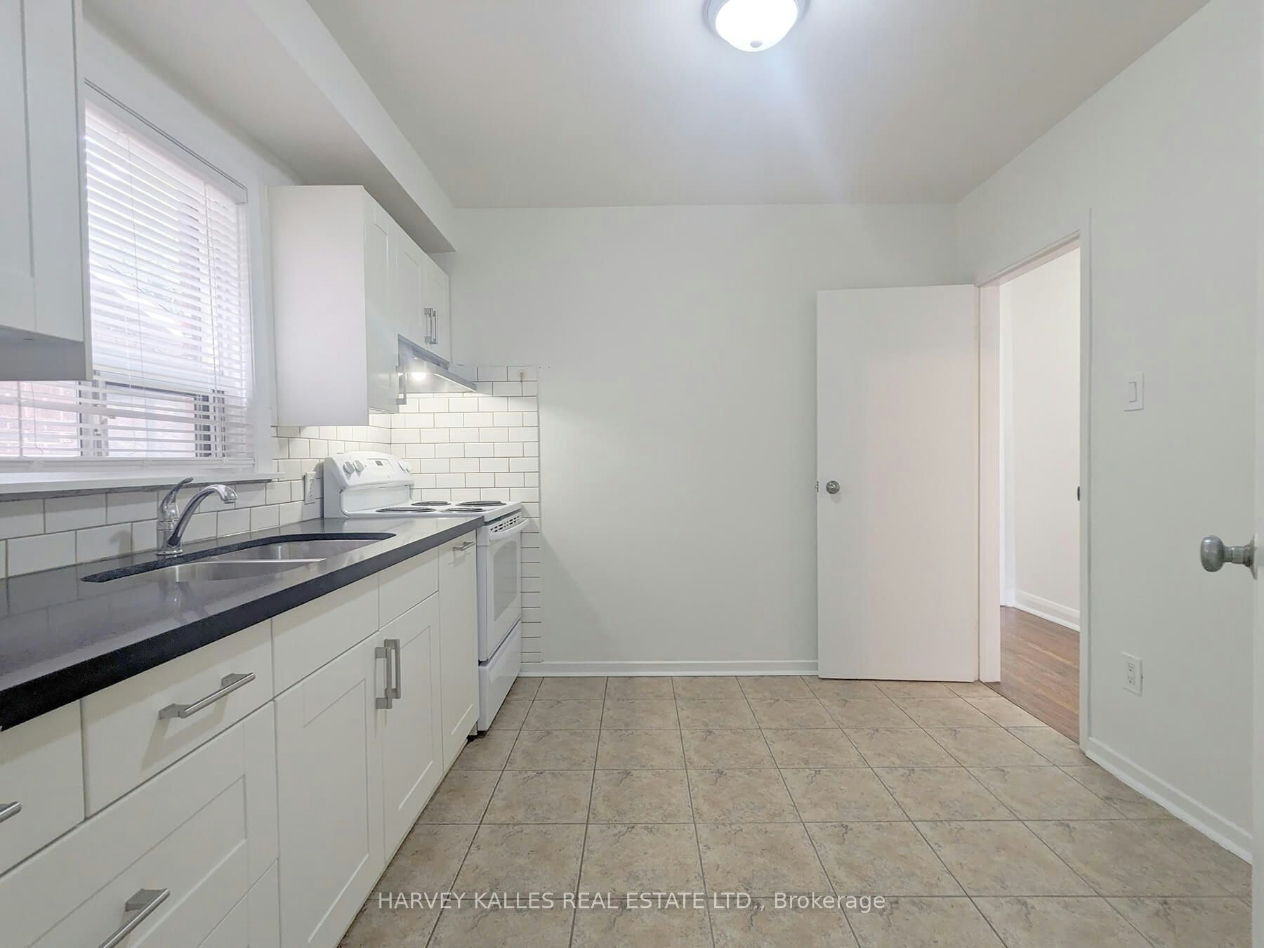 Main-242 Robina Avenue, Toronto, ON, M6C 3Z1 - 9