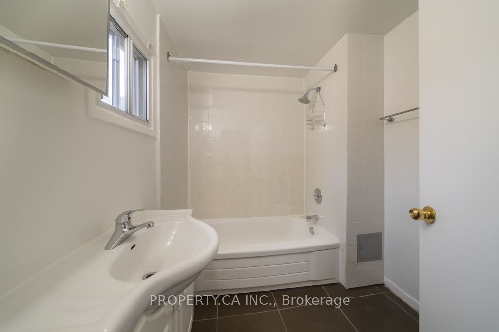 2-3-281 Augusta Avenue, Toronto, ON, M5T 2L7 - 11
