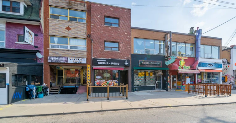 2-3-281 Augusta Avenue, Toronto, ON, M5T 2L7