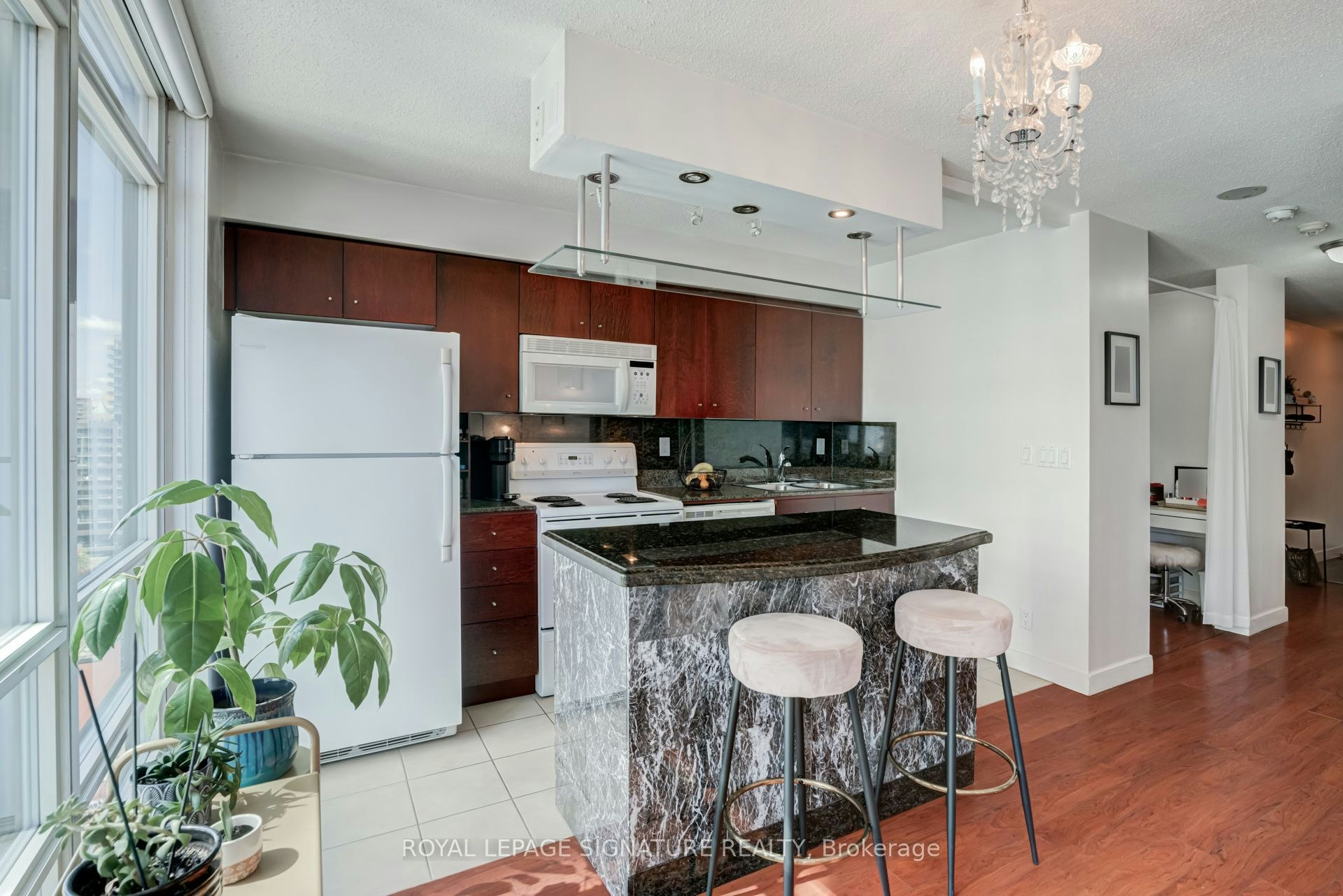 2101-381 Front Street W, Toronto, ON, M5V 3R8