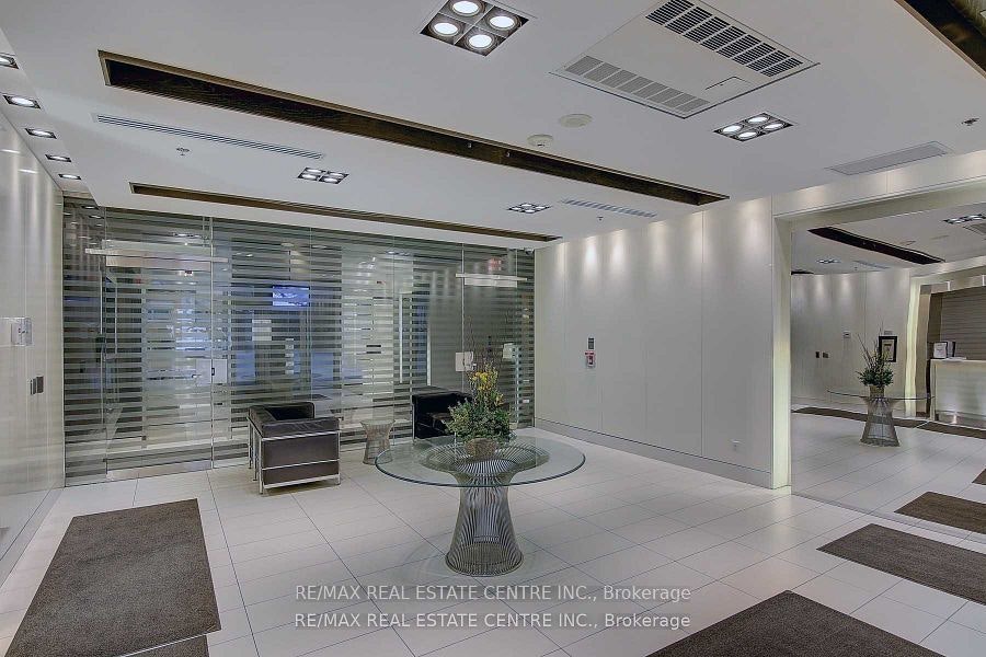 1611-25 Carlton Street, Toronto, ON, M5B 1L4 - 2