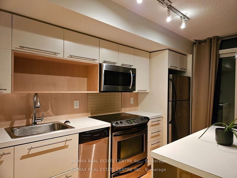 1611-25 Carlton Street, Toronto, ON, M5B 1L4 - 3