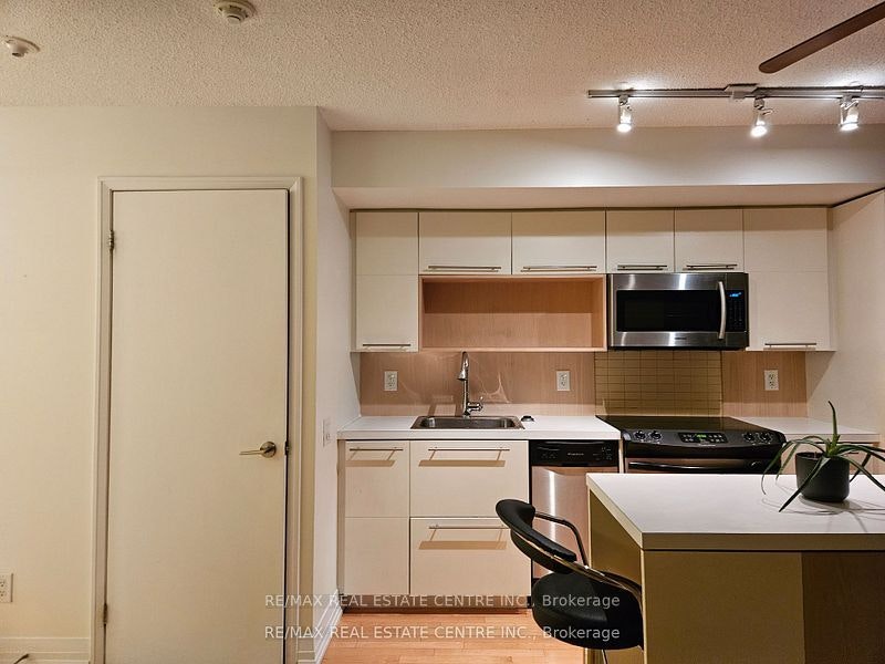1611-25 Carlton Street, Toronto, ON, M5B 1L4 - 6