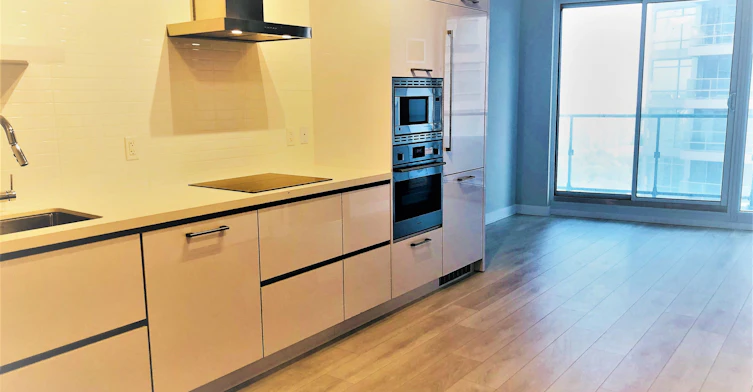 2404-2221 Yonge Street, Toronto, ON, M4S 2B5 - 3