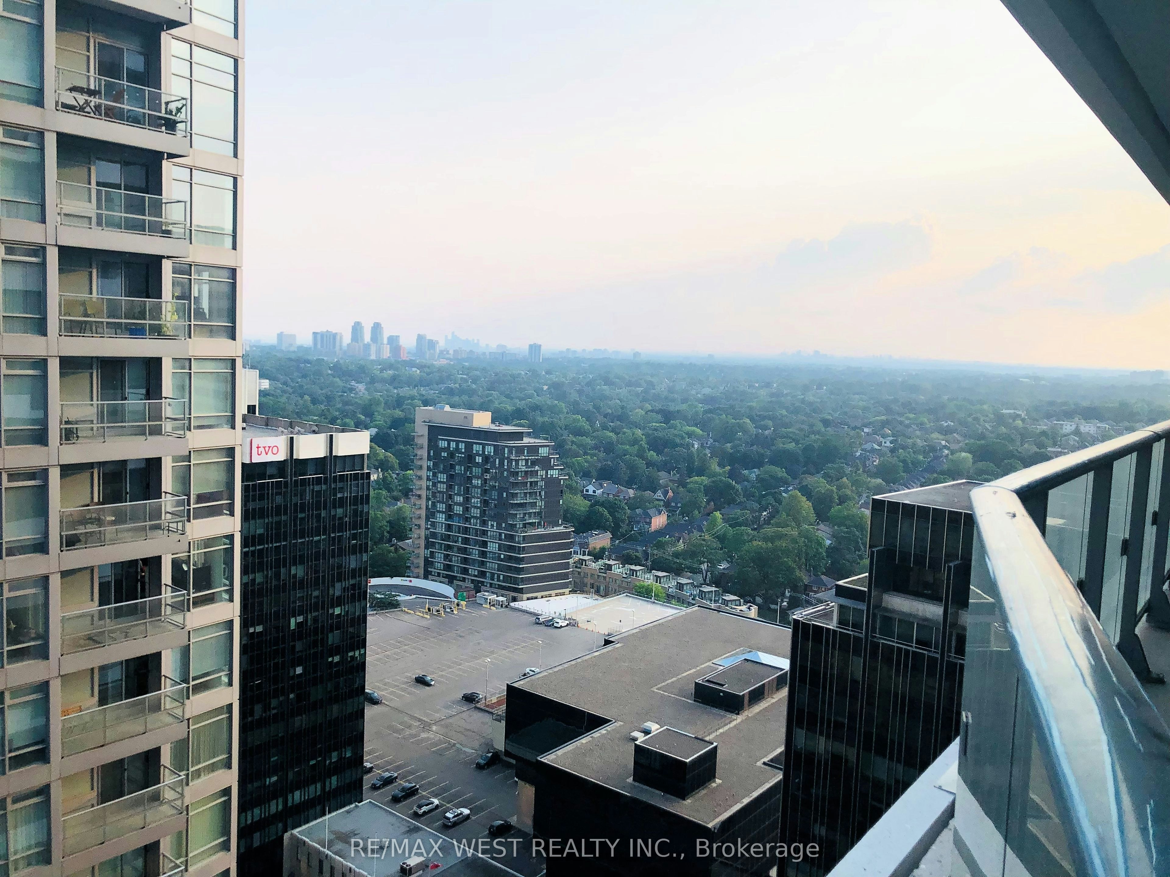2404-2221 Yonge Street, Toronto, ON, M4S 2B5 - 9