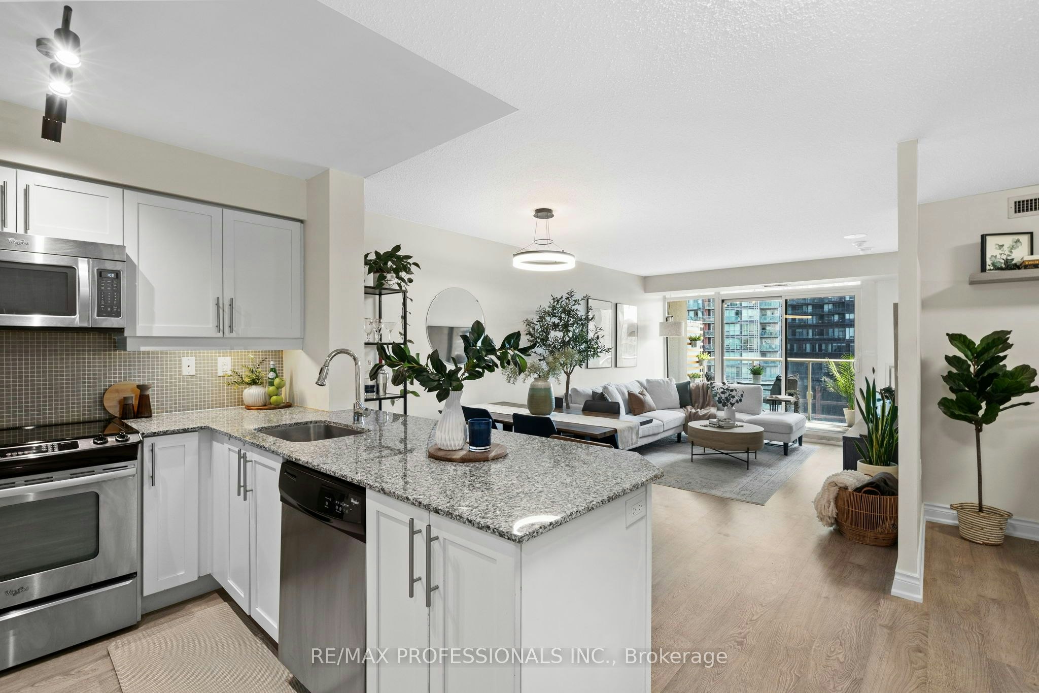909-125 Western Battery Road, Toronto, ON, M6K 3R8