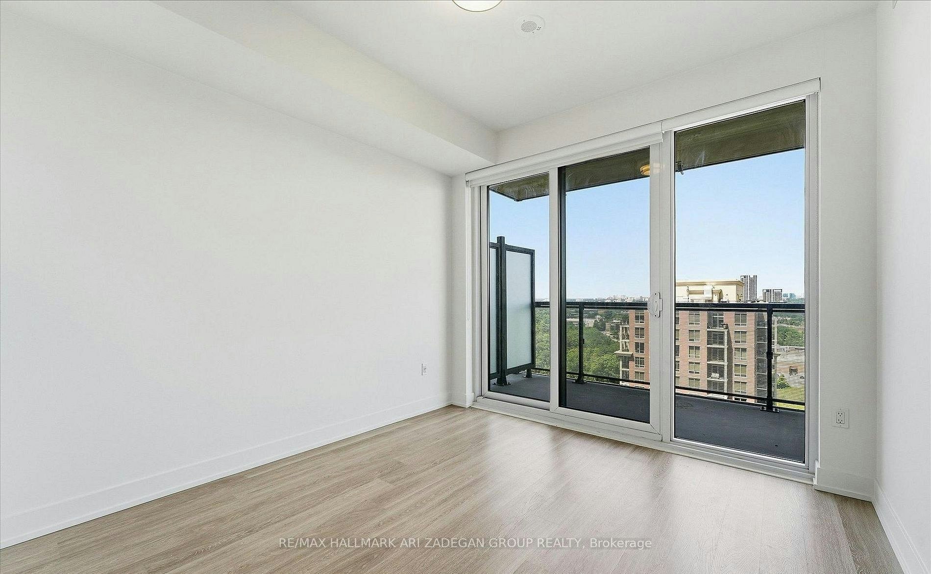 1739-20 Inn ON The Park Drive, Toronto, ON, M3C 0P8 - 9