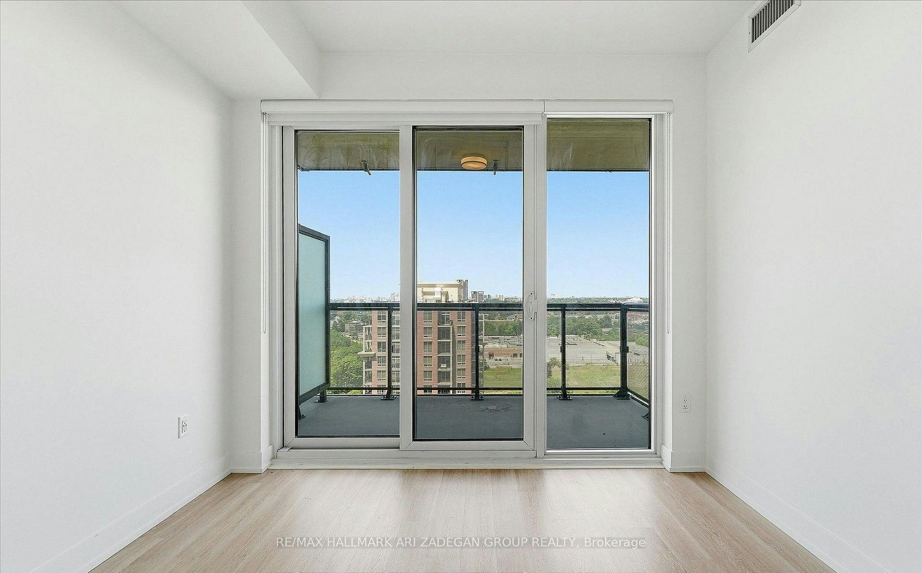 1739-20 Inn ON The Park Drive, Toronto, ON, M3C 0P8 - 11