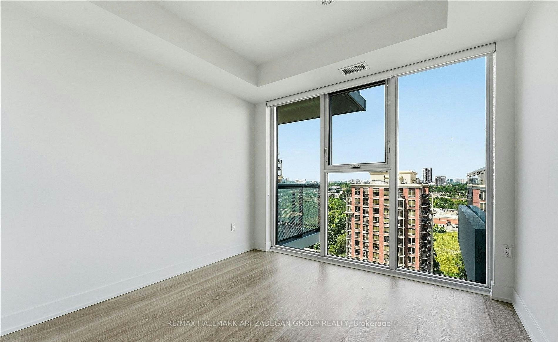 1739-20 Inn ON The Park Drive, Toronto, ON, M3C 0P8 - 10