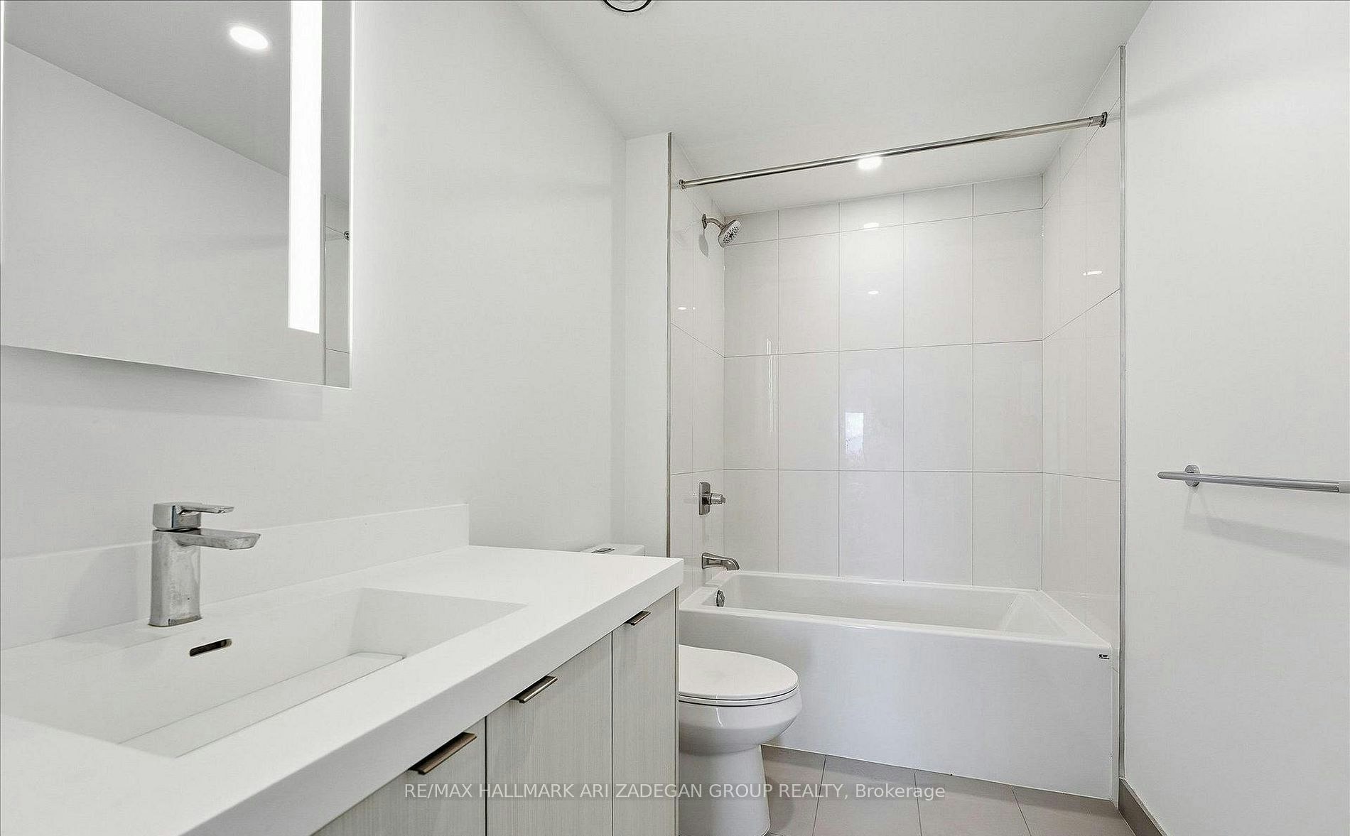 1739-20 Inn ON The Park Drive, Toronto, ON, M3C 0P8 - 17