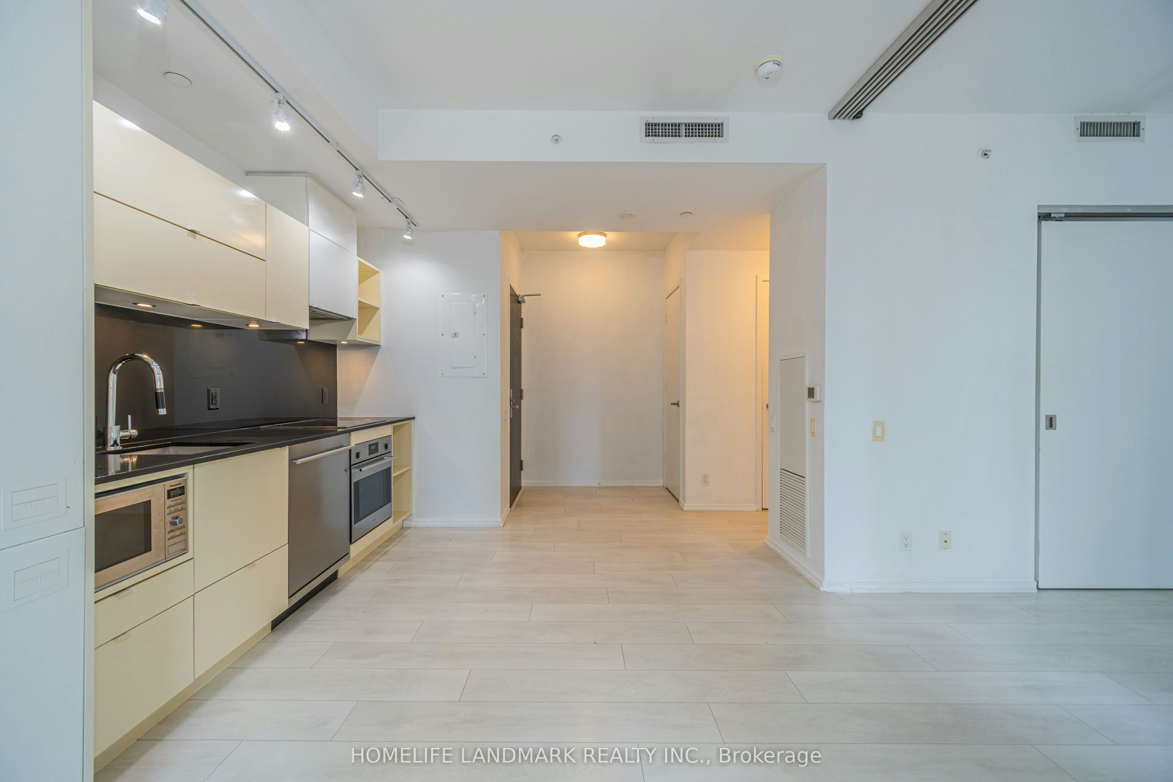 1512-125 Peter Street, Toronto, ON, M5V 0M2 - 4